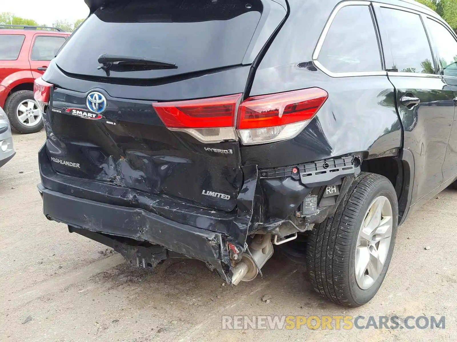 9 Photograph of a damaged car 5TDDGRFH5KS052934 TOYOTA HIGHLANDER 2019