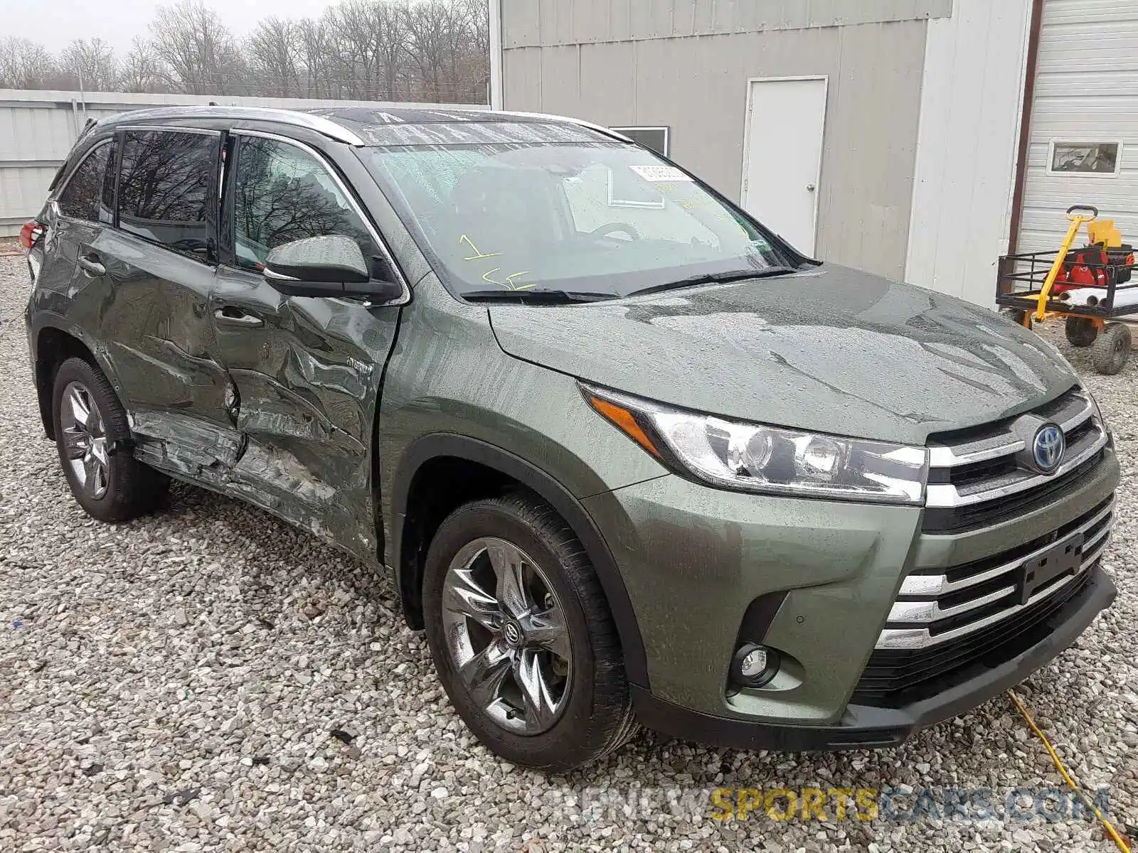 1 Photograph of a damaged car 5TDDGRFH5KS056434 TOYOTA HIGHLANDER 2019