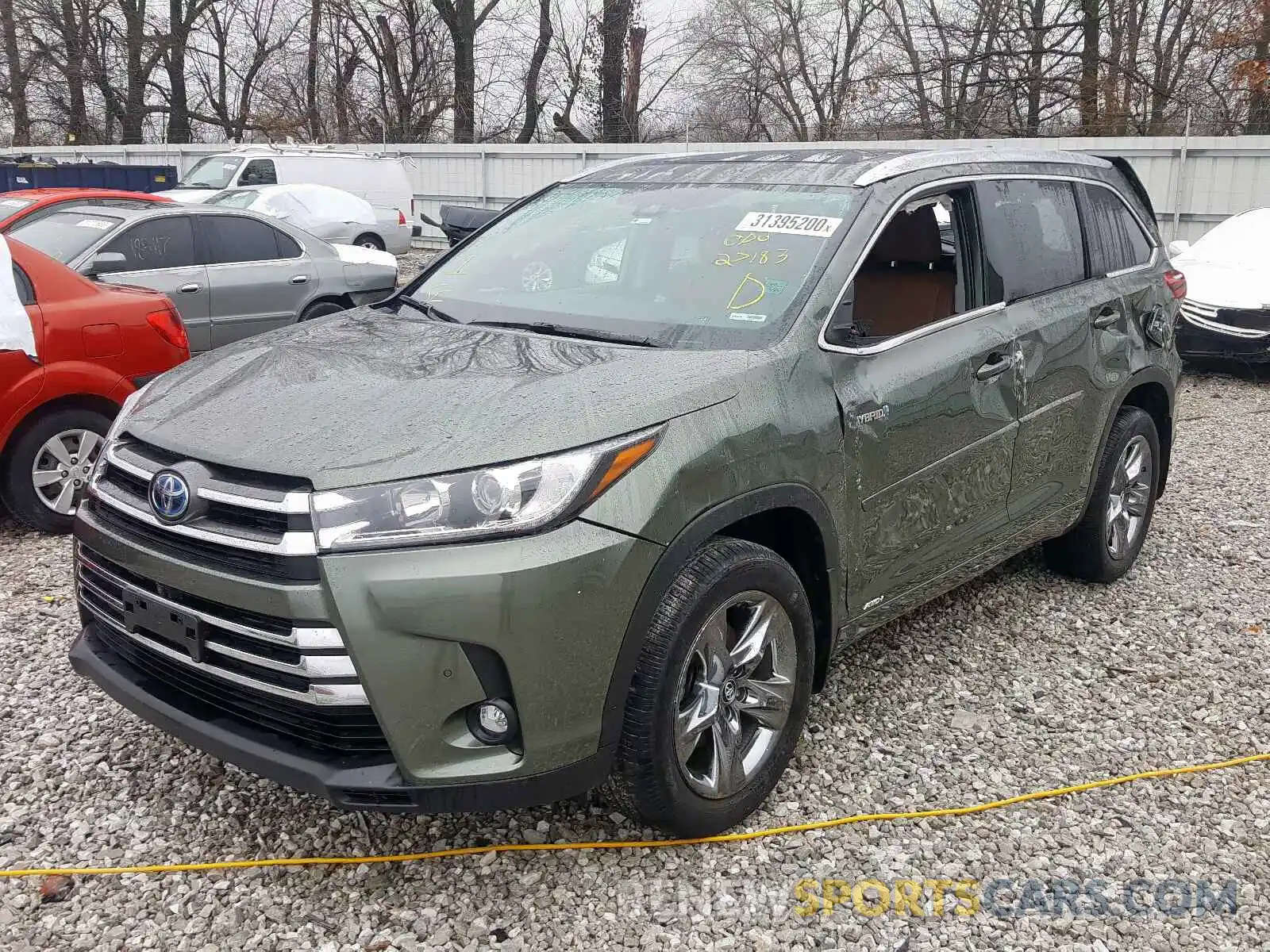 2 Photograph of a damaged car 5TDDGRFH5KS056434 TOYOTA HIGHLANDER 2019