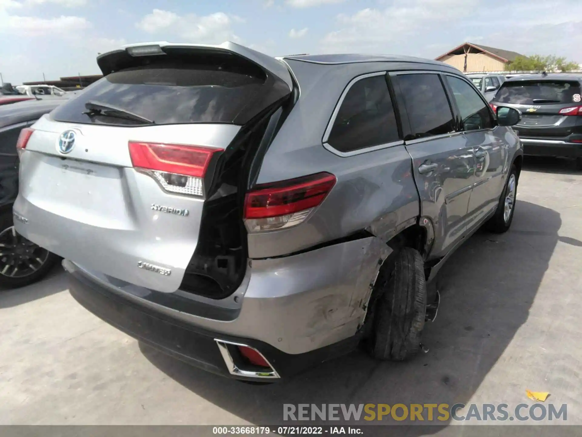 4 Photograph of a damaged car 5TDDGRFH5KS057938 TOYOTA HIGHLANDER 2019