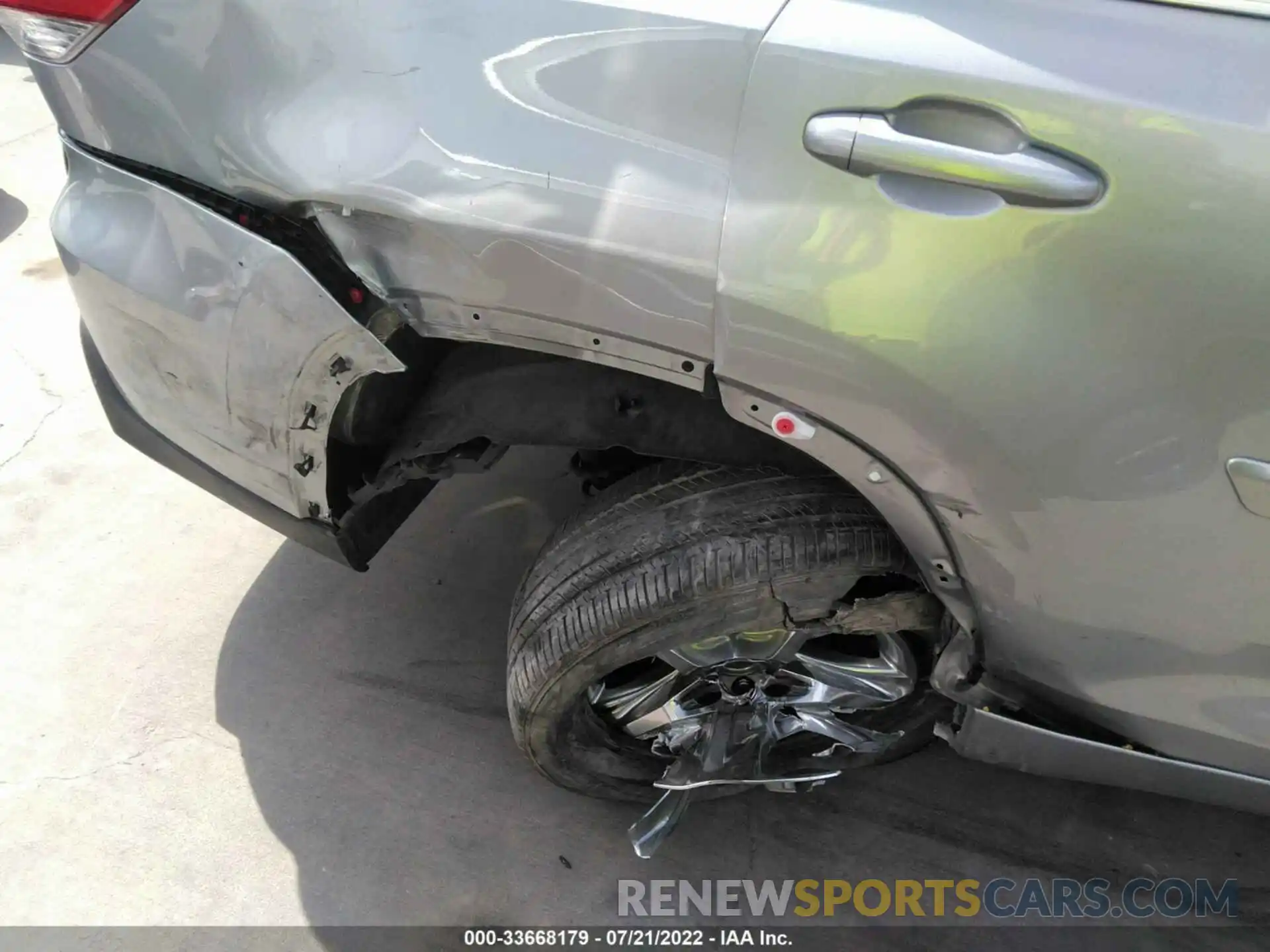 6 Photograph of a damaged car 5TDDGRFH5KS057938 TOYOTA HIGHLANDER 2019