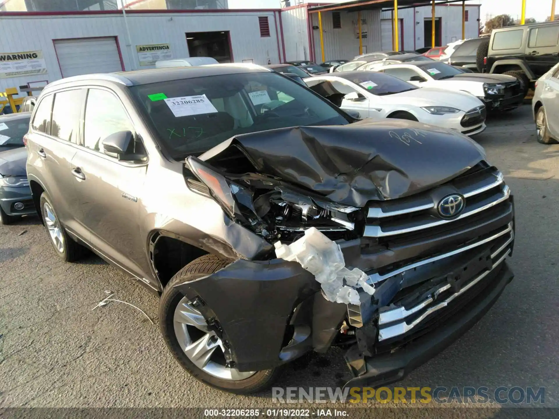 1 Photograph of a damaged car 5TDDGRFH5KS066932 TOYOTA HIGHLANDER 2019