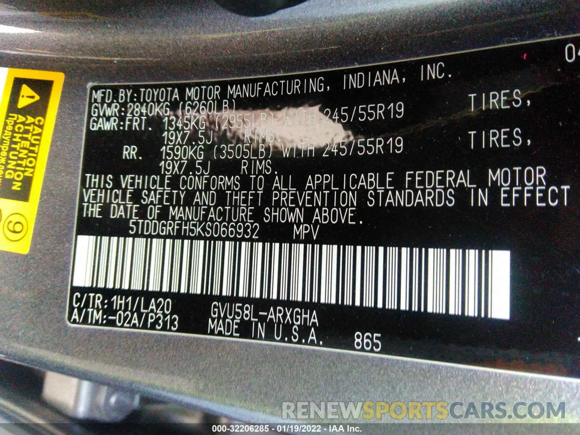 9 Photograph of a damaged car 5TDDGRFH5KS066932 TOYOTA HIGHLANDER 2019