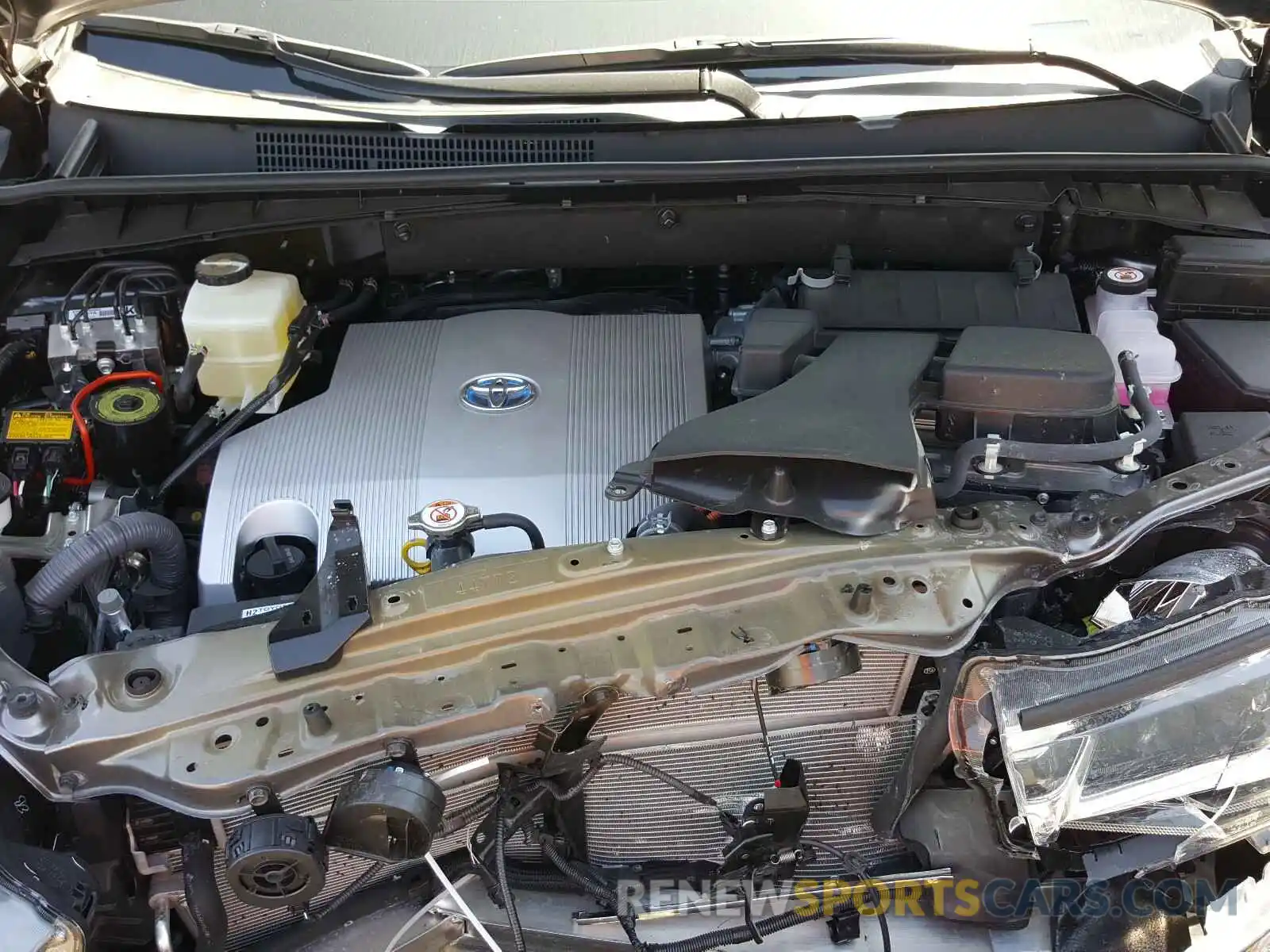 7 Photograph of a damaged car 5TDDGRFH5KS074075 TOYOTA HIGHLANDER 2019