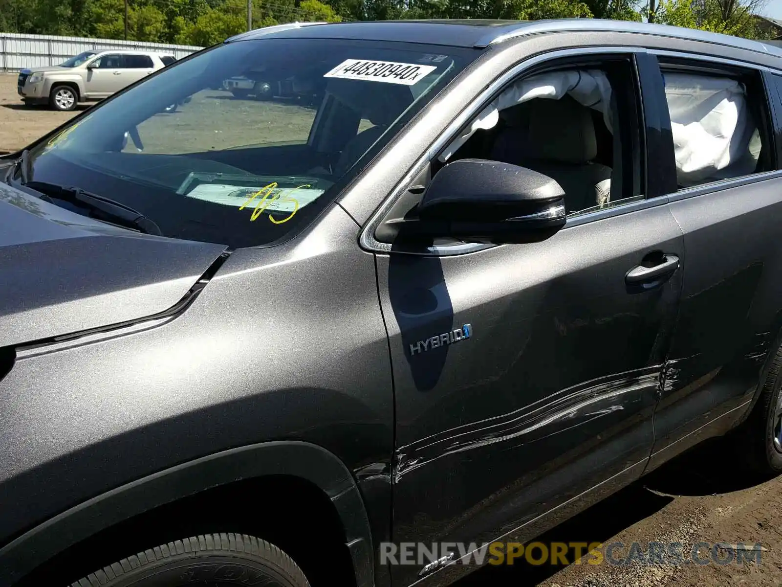 9 Photograph of a damaged car 5TDDGRFH5KS074075 TOYOTA HIGHLANDER 2019