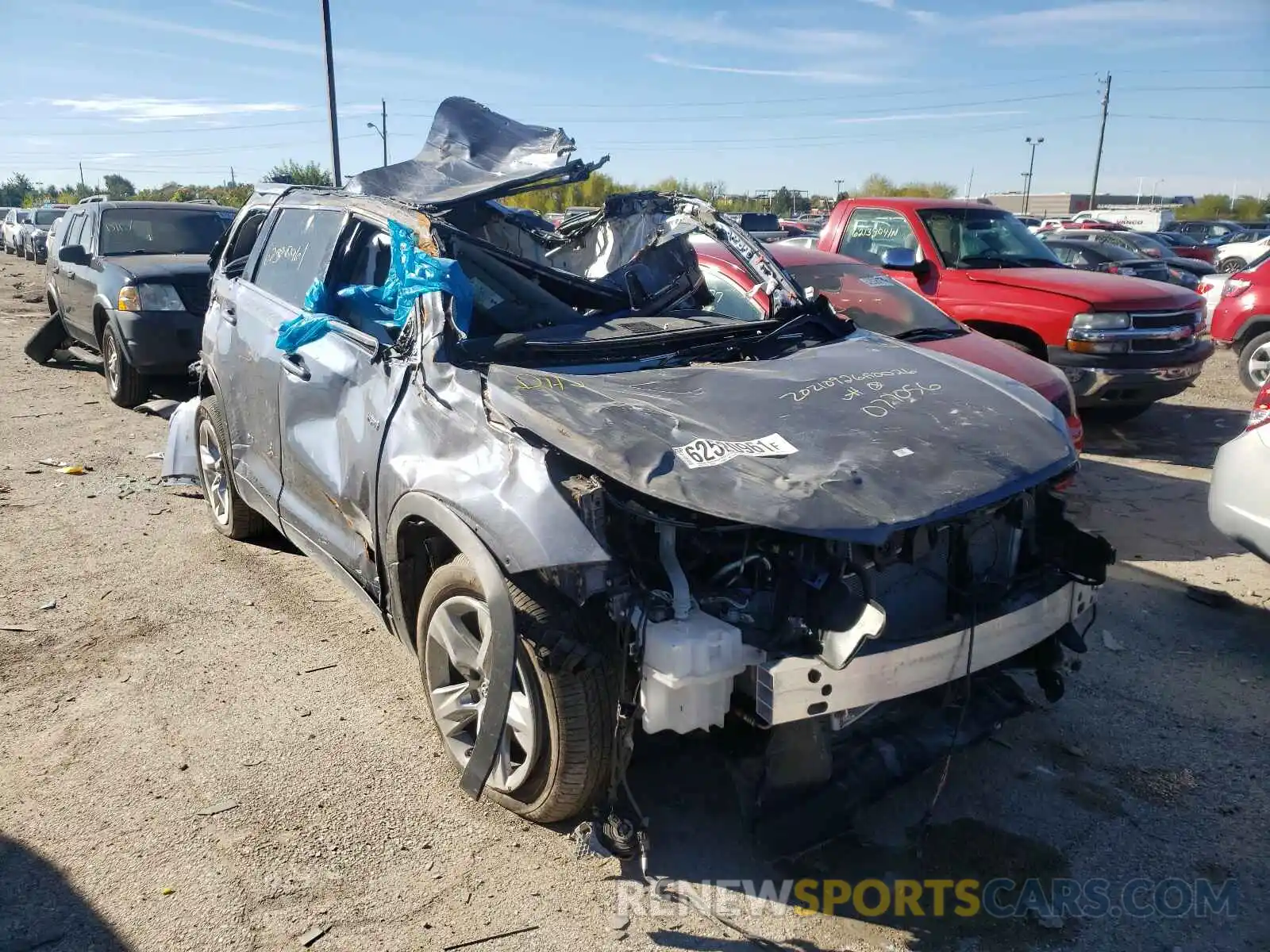 1 Photograph of a damaged car 5TDDGRFH5KS077056 TOYOTA HIGHLANDER 2019