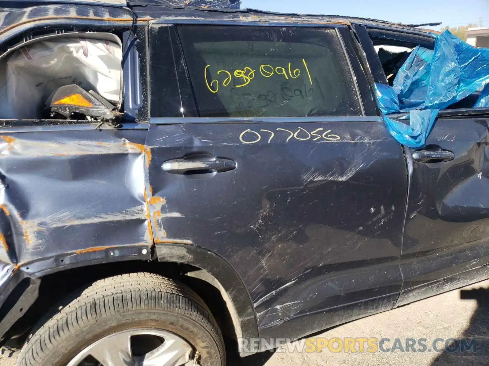 6 Photograph of a damaged car 5TDDGRFH5KS077056 TOYOTA HIGHLANDER 2019