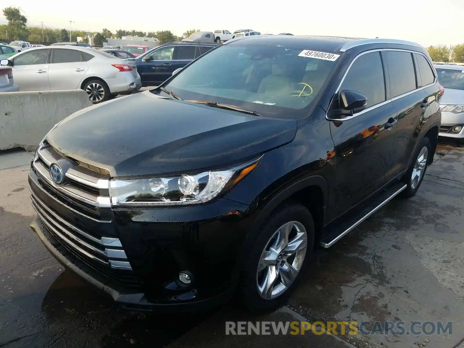 2 Photograph of a damaged car 5TDDGRFH6KS053350 TOYOTA HIGHLANDER 2019