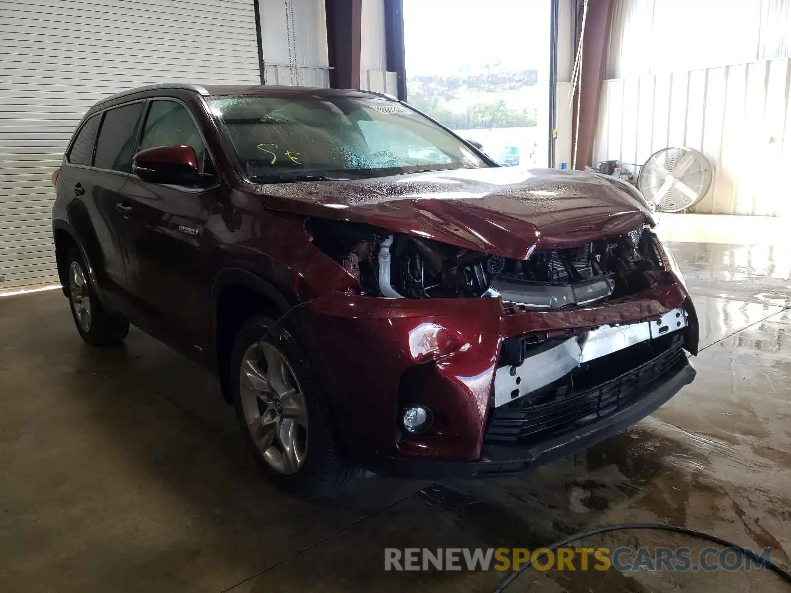 1 Photograph of a damaged car 5TDDGRFH6KS055924 TOYOTA HIGHLANDER 2019