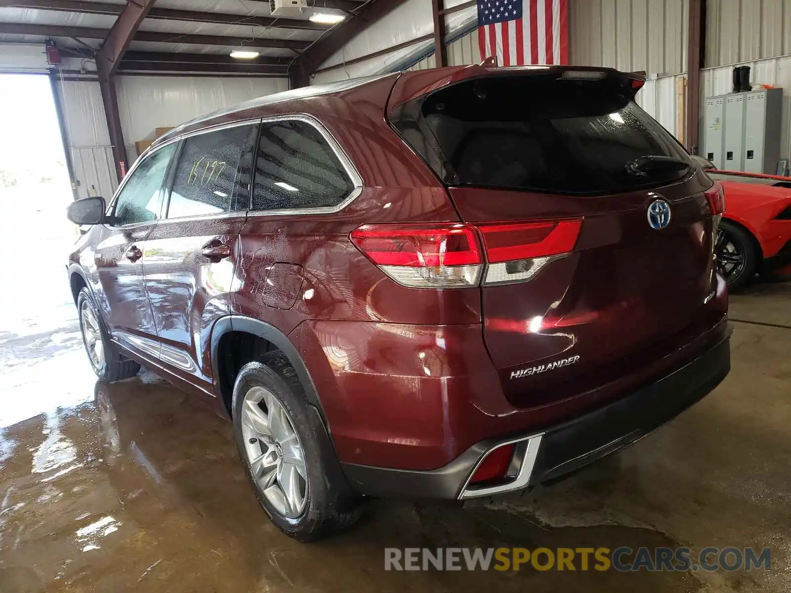 3 Photograph of a damaged car 5TDDGRFH6KS055924 TOYOTA HIGHLANDER 2019