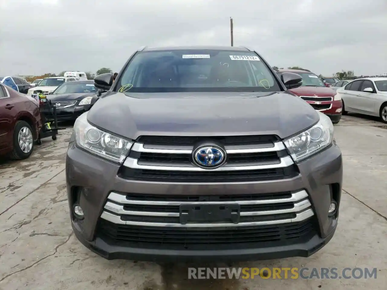 5 Photograph of a damaged car 5TDDGRFH6KS060329 TOYOTA HIGHLANDER 2019