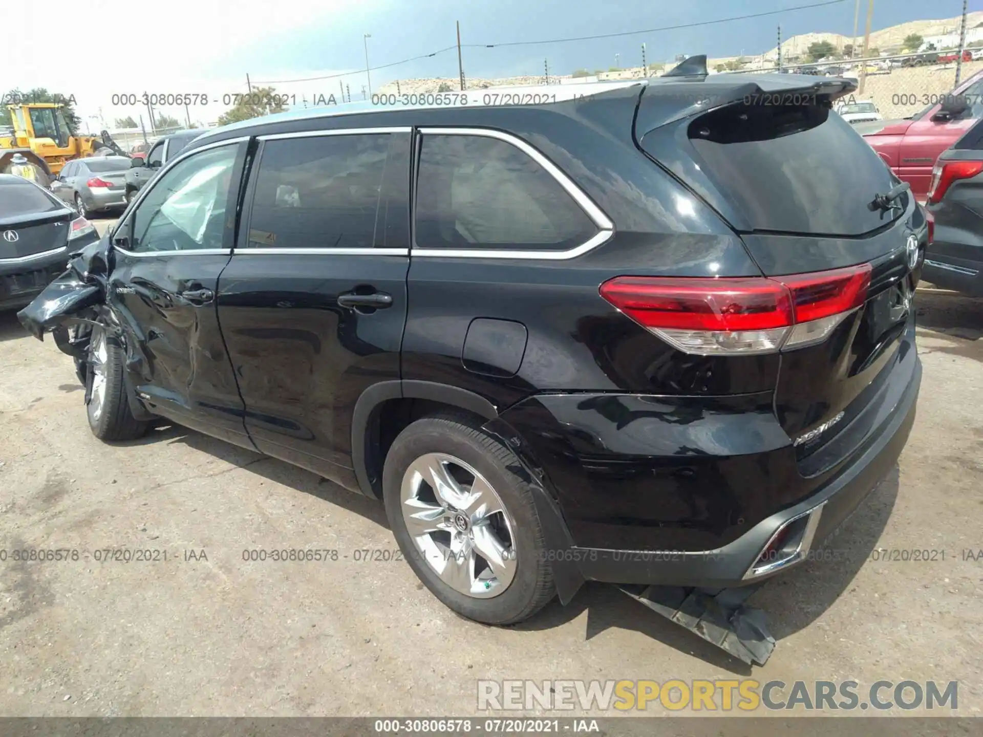 3 Photograph of a damaged car 5TDDGRFH6KS064140 TOYOTA HIGHLANDER 2019