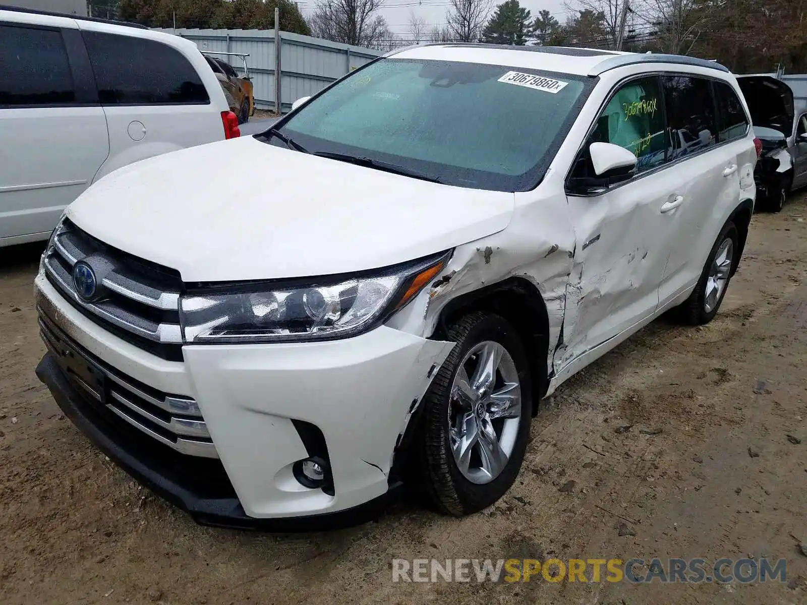 2 Photograph of a damaged car 5TDDGRFH6KS076207 TOYOTA HIGHLANDER 2019