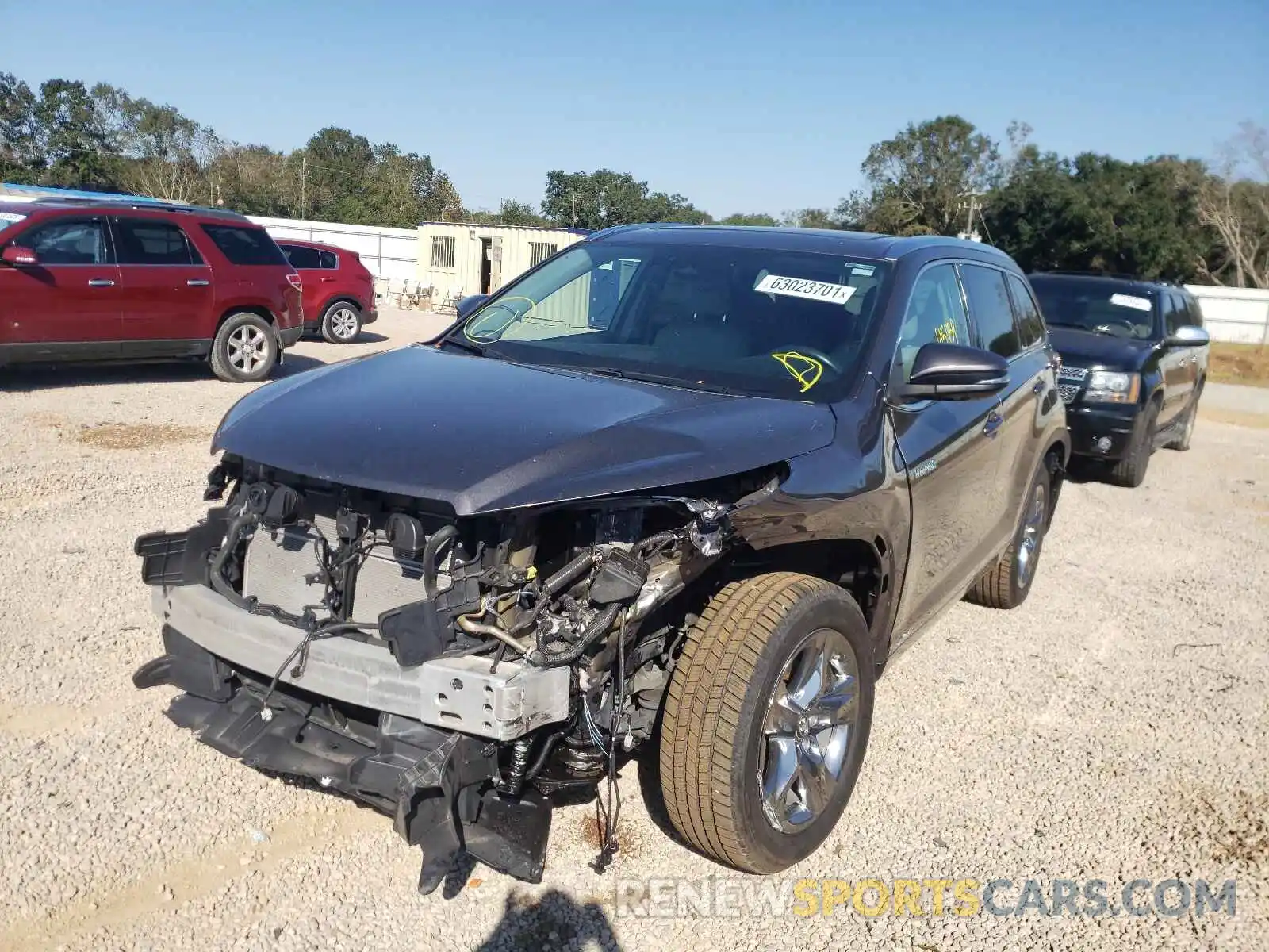 2 Photograph of a damaged car 5TDDGRFH7KS055818 TOYOTA HIGHLANDER 2019