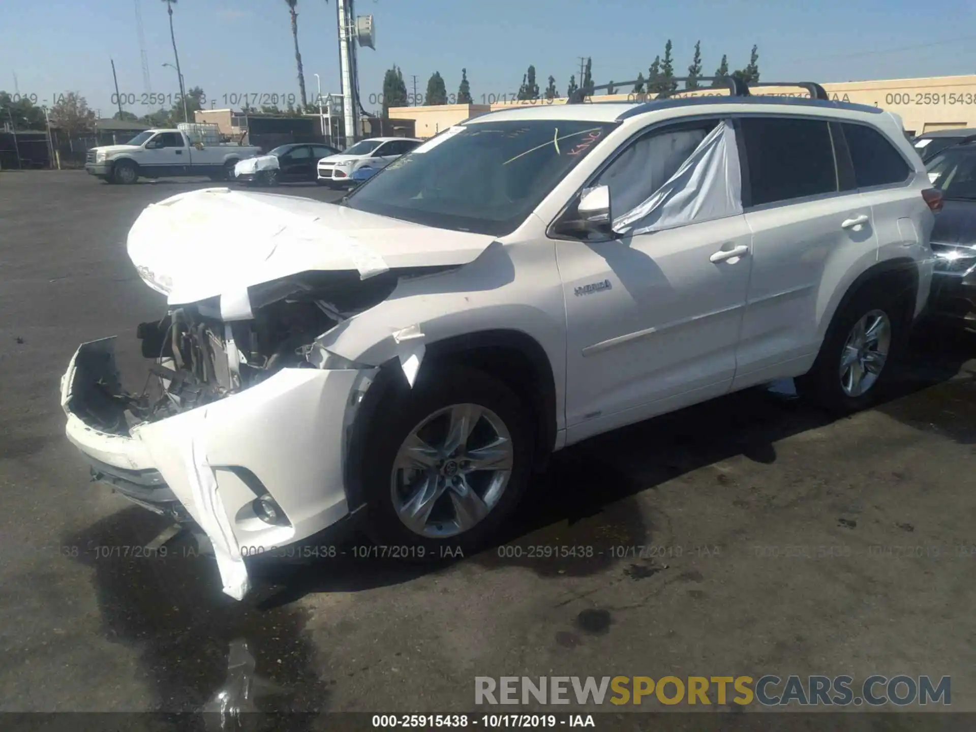 2 Photograph of a damaged car 5TDDGRFH7KS055902 TOYOTA HIGHLANDER 2019