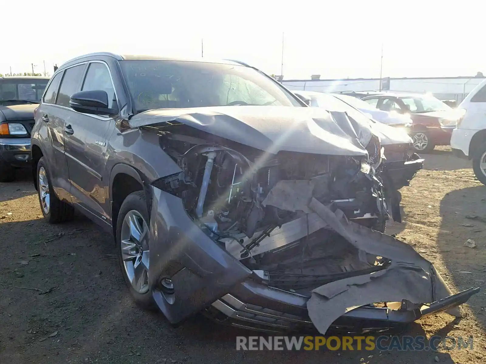 1 Photograph of a damaged car 5TDDGRFH7KS062574 TOYOTA HIGHLANDER 2019