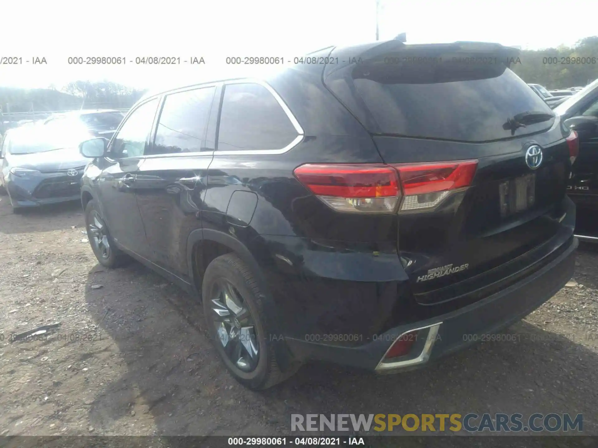 3 Photograph of a damaged car 5TDDGRFH7KS063868 TOYOTA HIGHLANDER 2019