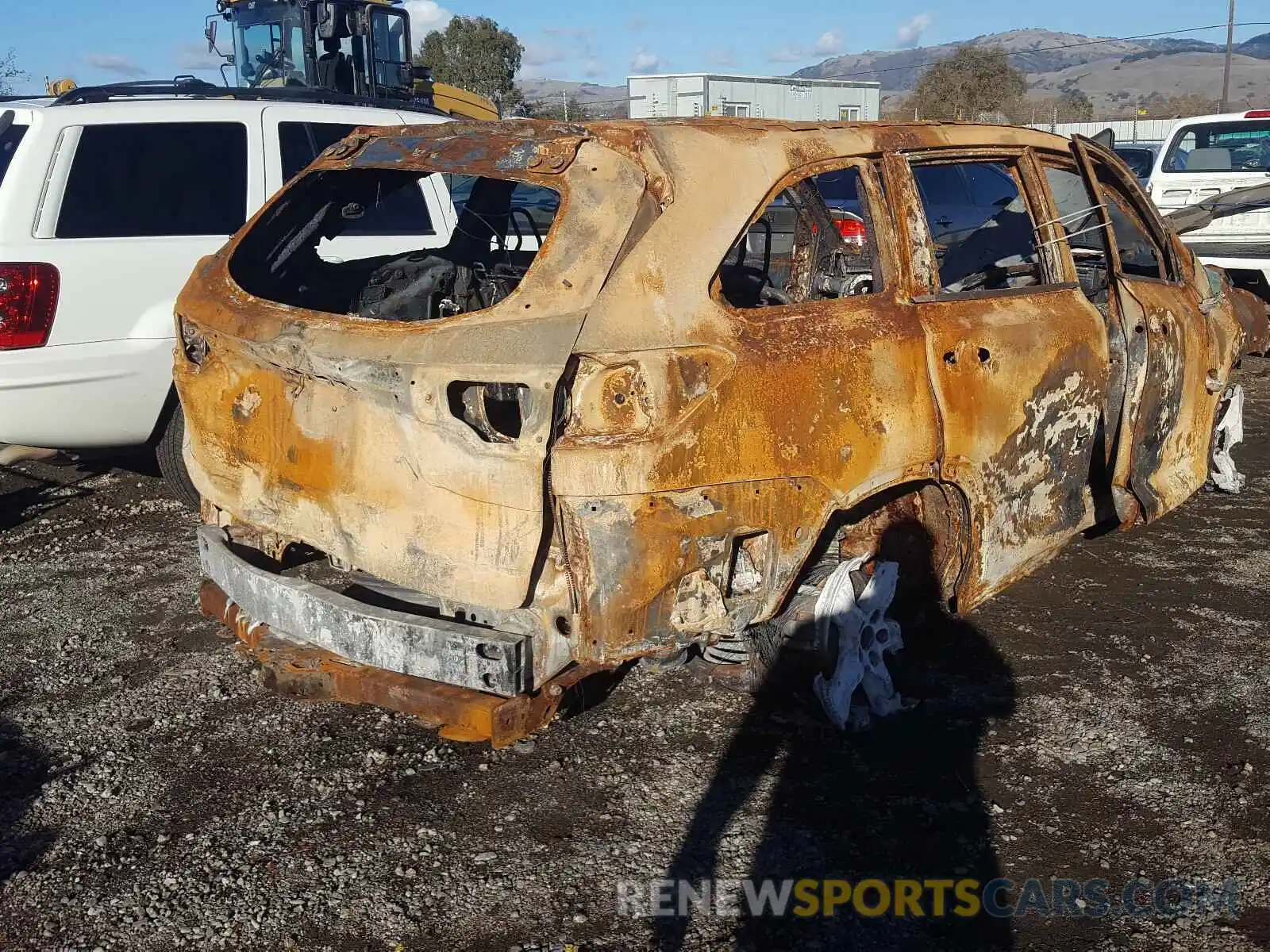 4 Photograph of a damaged car 5TDDGRFH7KS067984 TOYOTA HIGHLANDER 2019