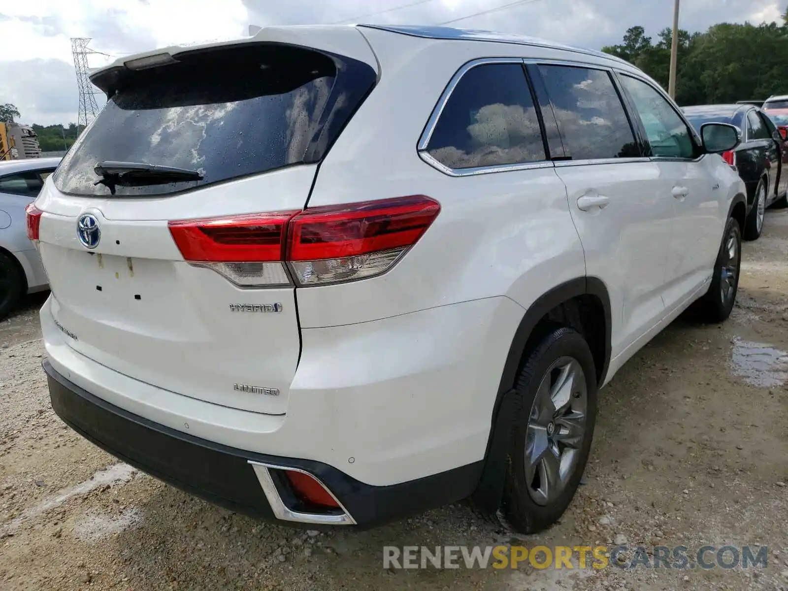 4 Photograph of a damaged car 5TDDGRFH7KS068407 TOYOTA HIGHLANDER 2019