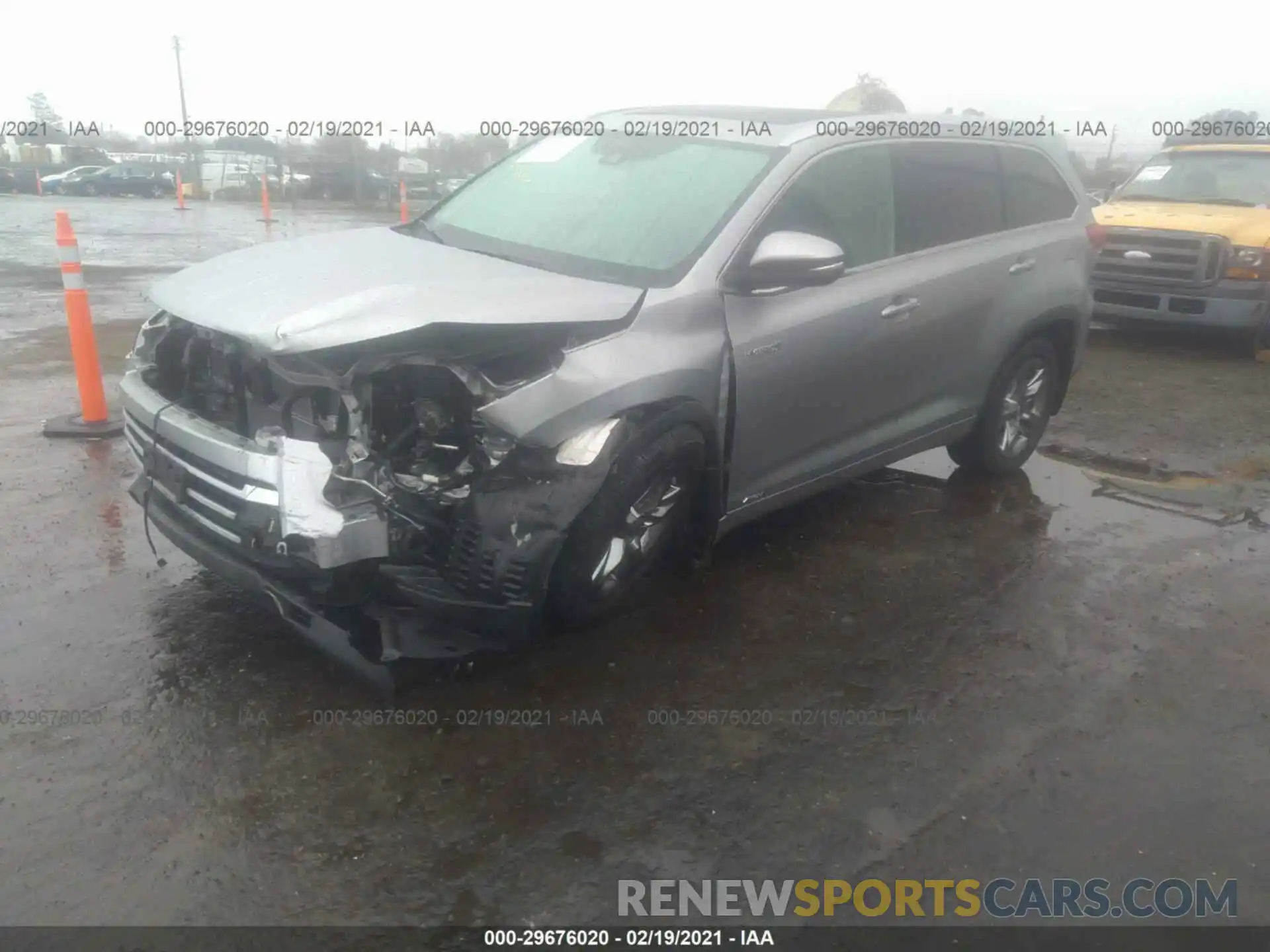 2 Photograph of a damaged car 5TDDGRFH7KS070271 TOYOTA HIGHLANDER 2019