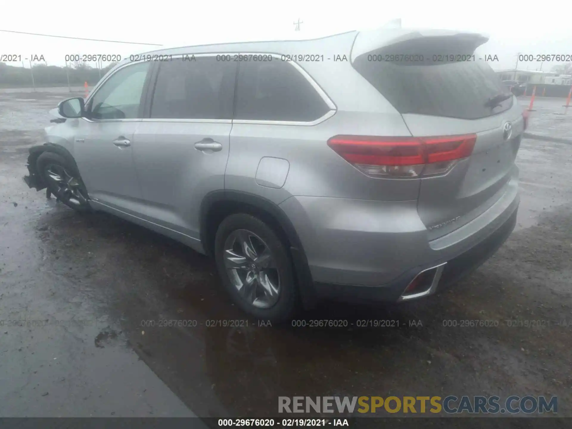 3 Photograph of a damaged car 5TDDGRFH7KS070271 TOYOTA HIGHLANDER 2019