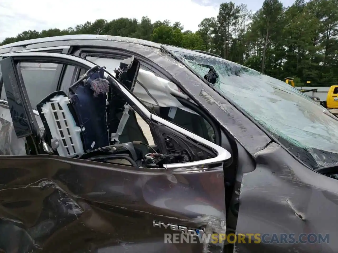 9 Photograph of a damaged car 5TDDGRFH7KS070853 TOYOTA HIGHLANDER 2019