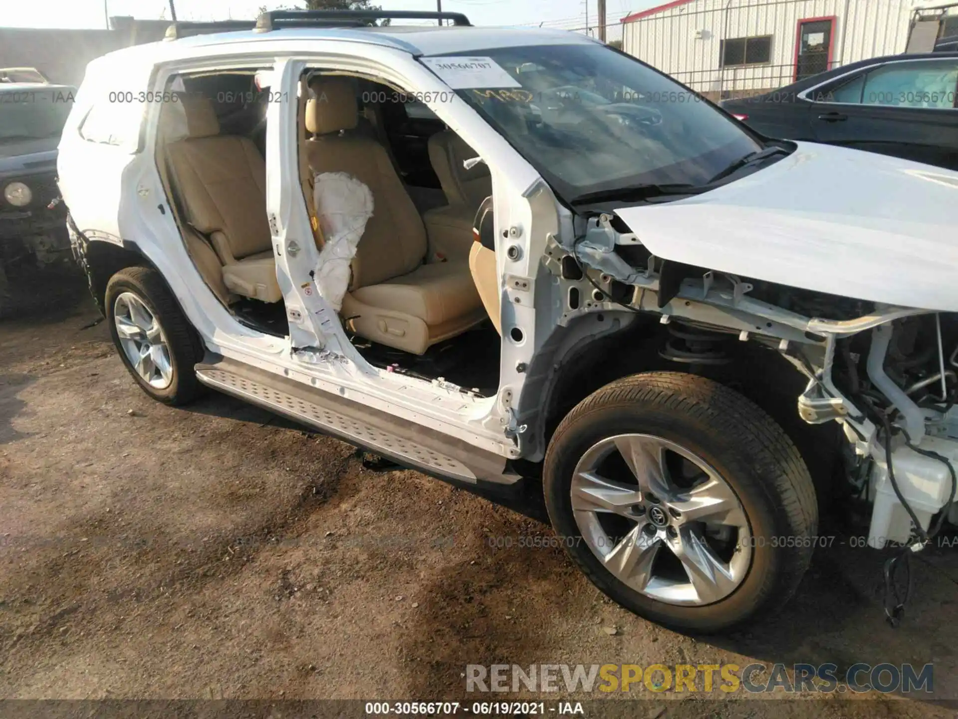 6 Photograph of a damaged car 5TDDGRFH7KS070867 TOYOTA HIGHLANDER 2019