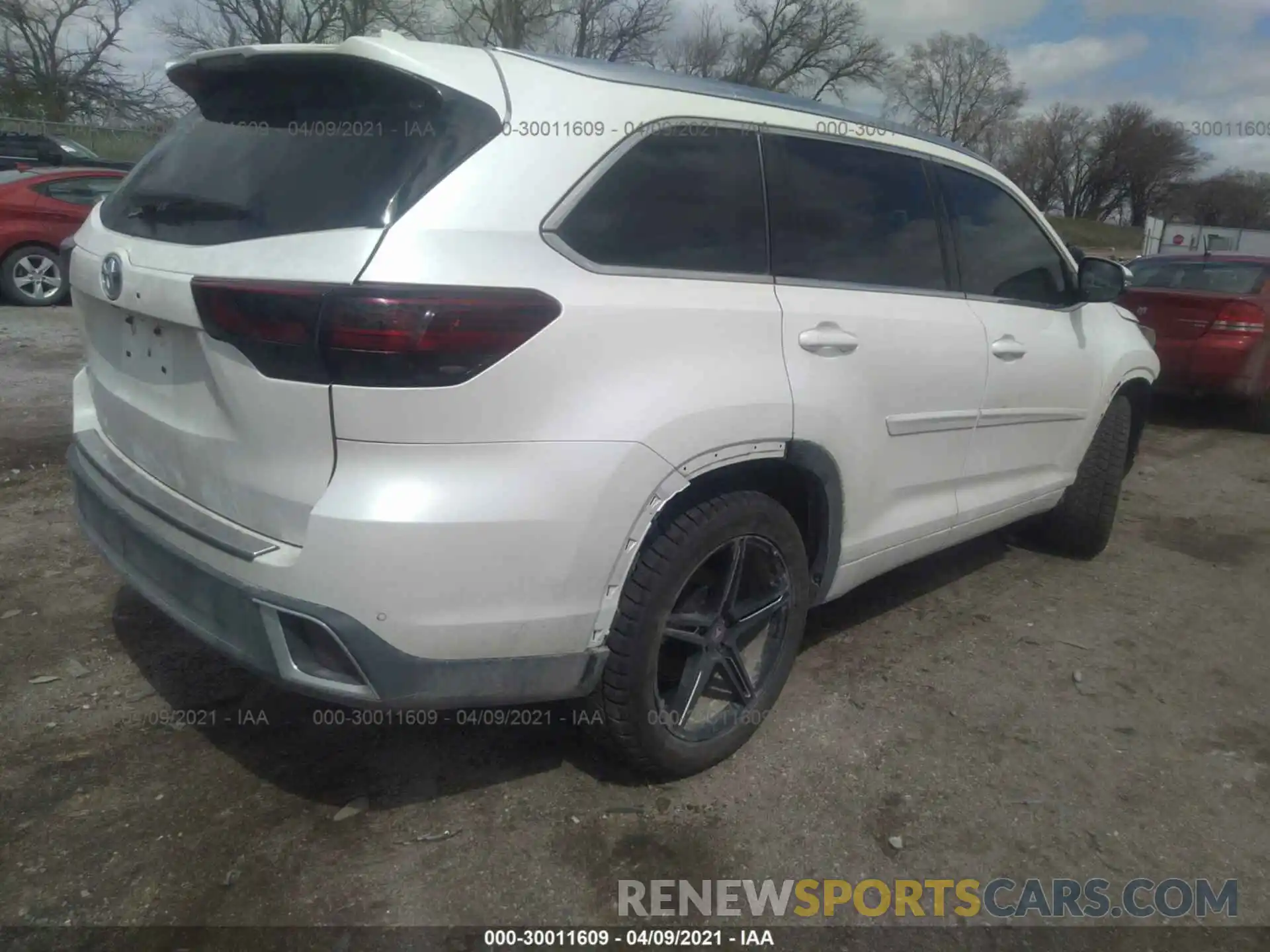 4 Фотография поврежденного автомобиля 5TDDGRFH7KS073946 TOYOTA HIGHLANDER 2019