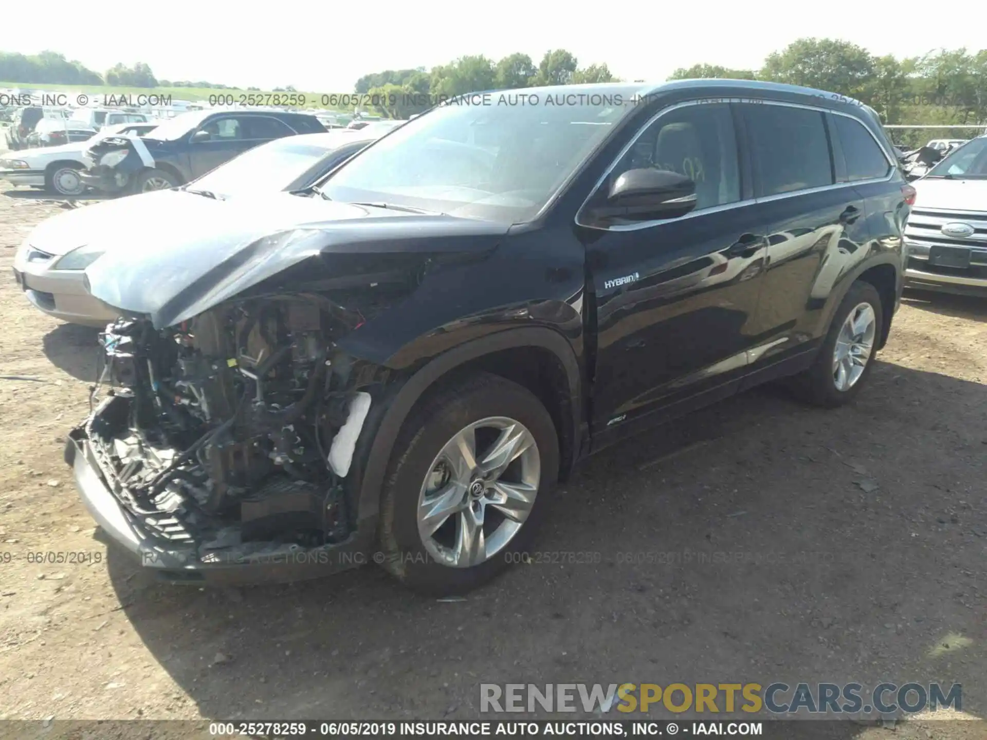 2 Photograph of a damaged car 5TDDGRFH8KS053379 TOYOTA HIGHLANDER 2019