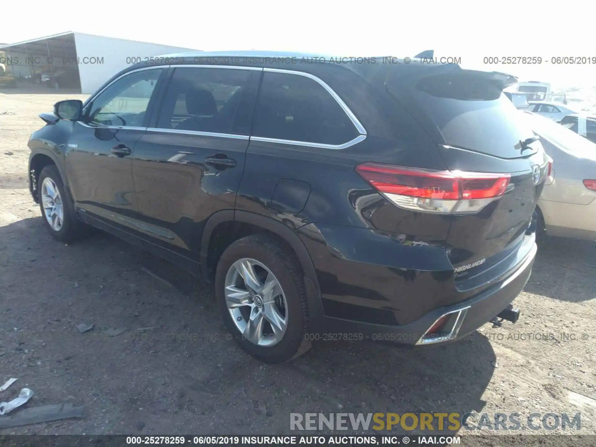 3 Photograph of a damaged car 5TDDGRFH8KS053379 TOYOTA HIGHLANDER 2019