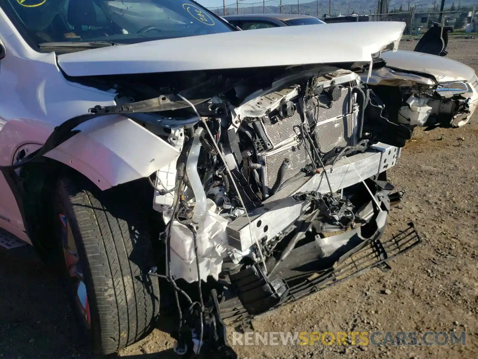 9 Photograph of a damaged car 5TDDGRFH8KS055780 TOYOTA HIGHLANDER 2019