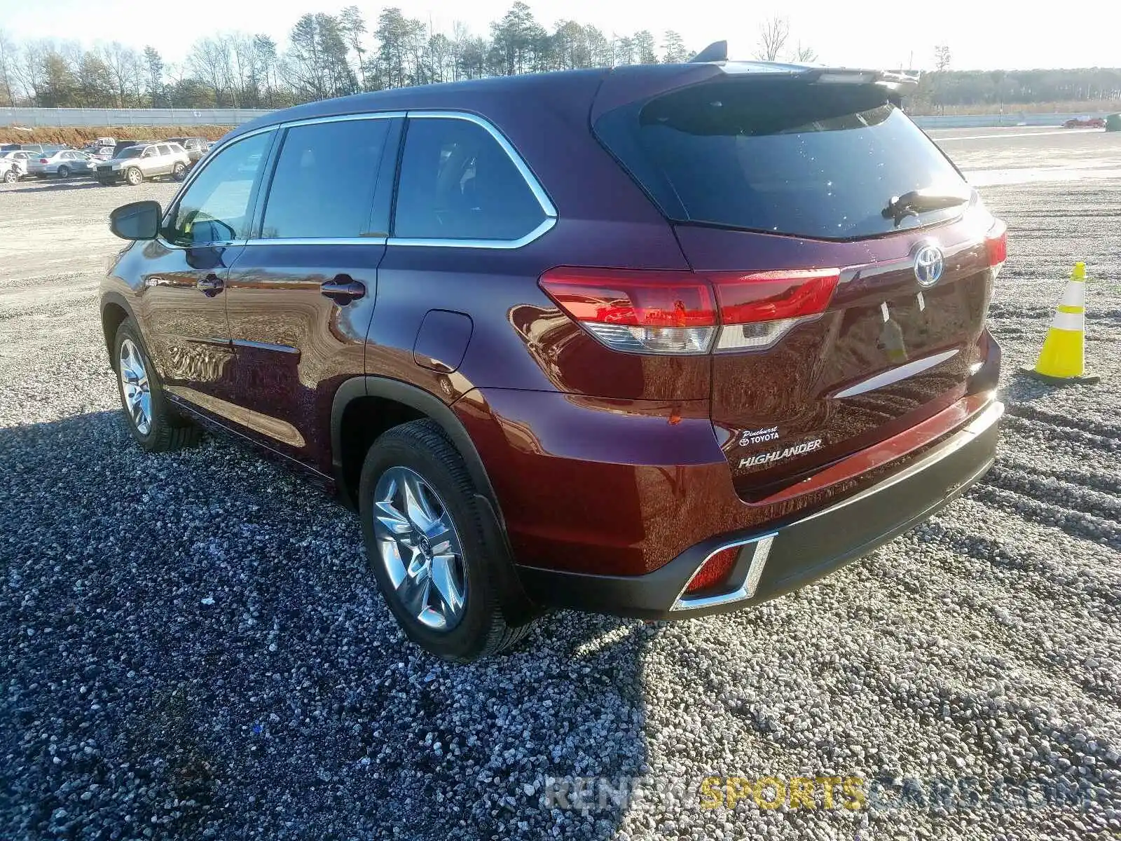 3 Фотография поврежденного автомобиля 5TDDGRFH8KS062504 TOYOTA HIGHLANDER 2019