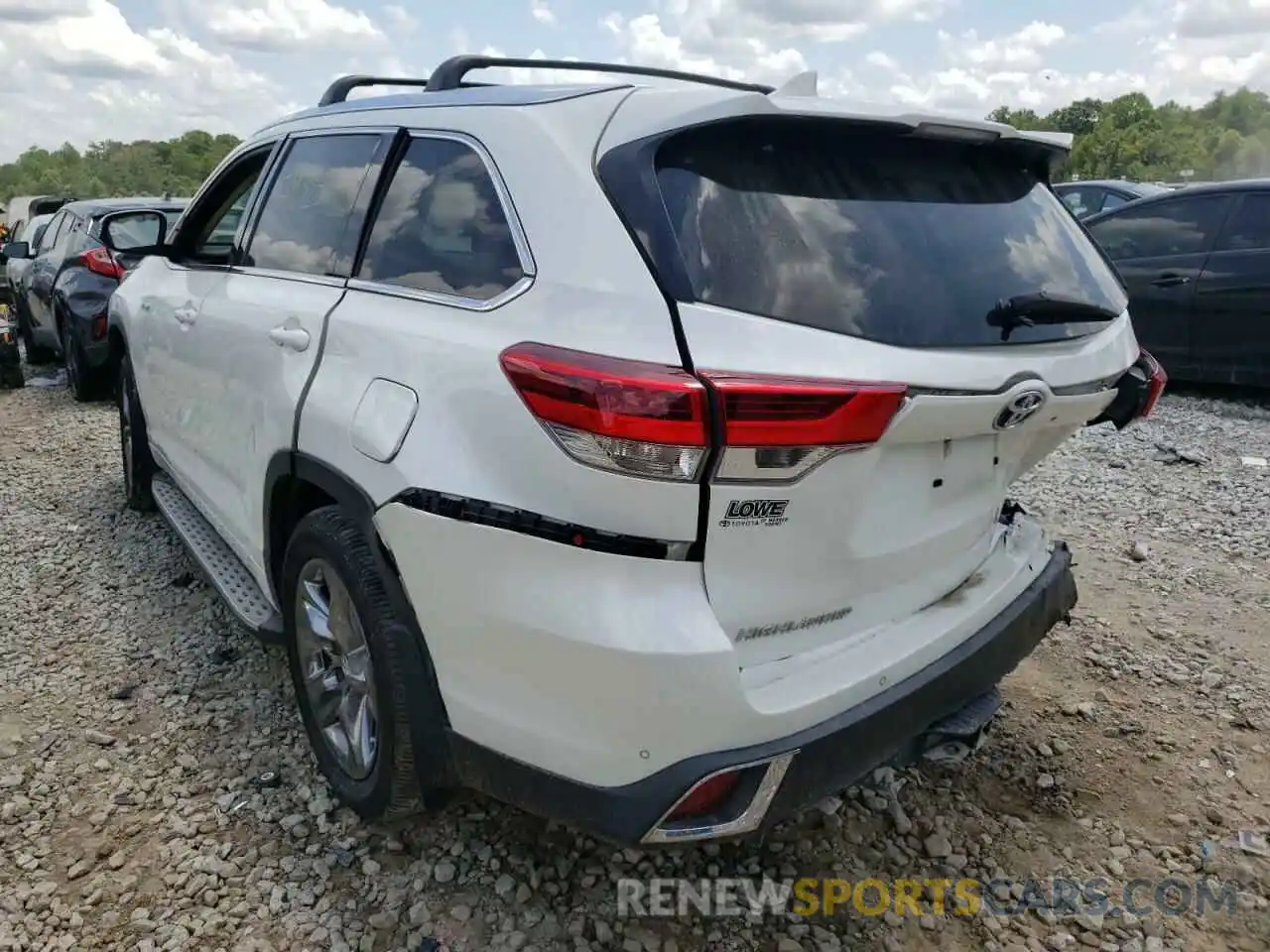 3 Photograph of a damaged car 5TDDGRFH8KS062843 TOYOTA HIGHLANDER 2019