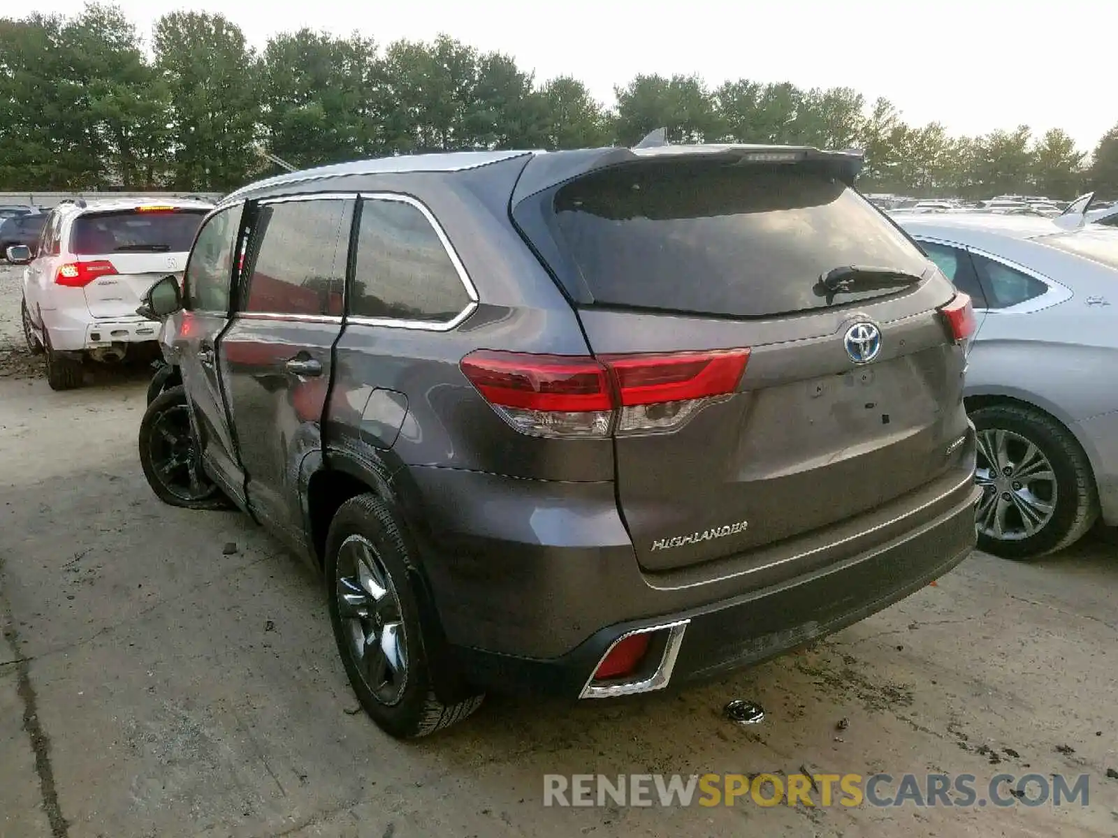 3 Photograph of a damaged car 5TDDGRFH8KS063555 TOYOTA HIGHLANDER 2019