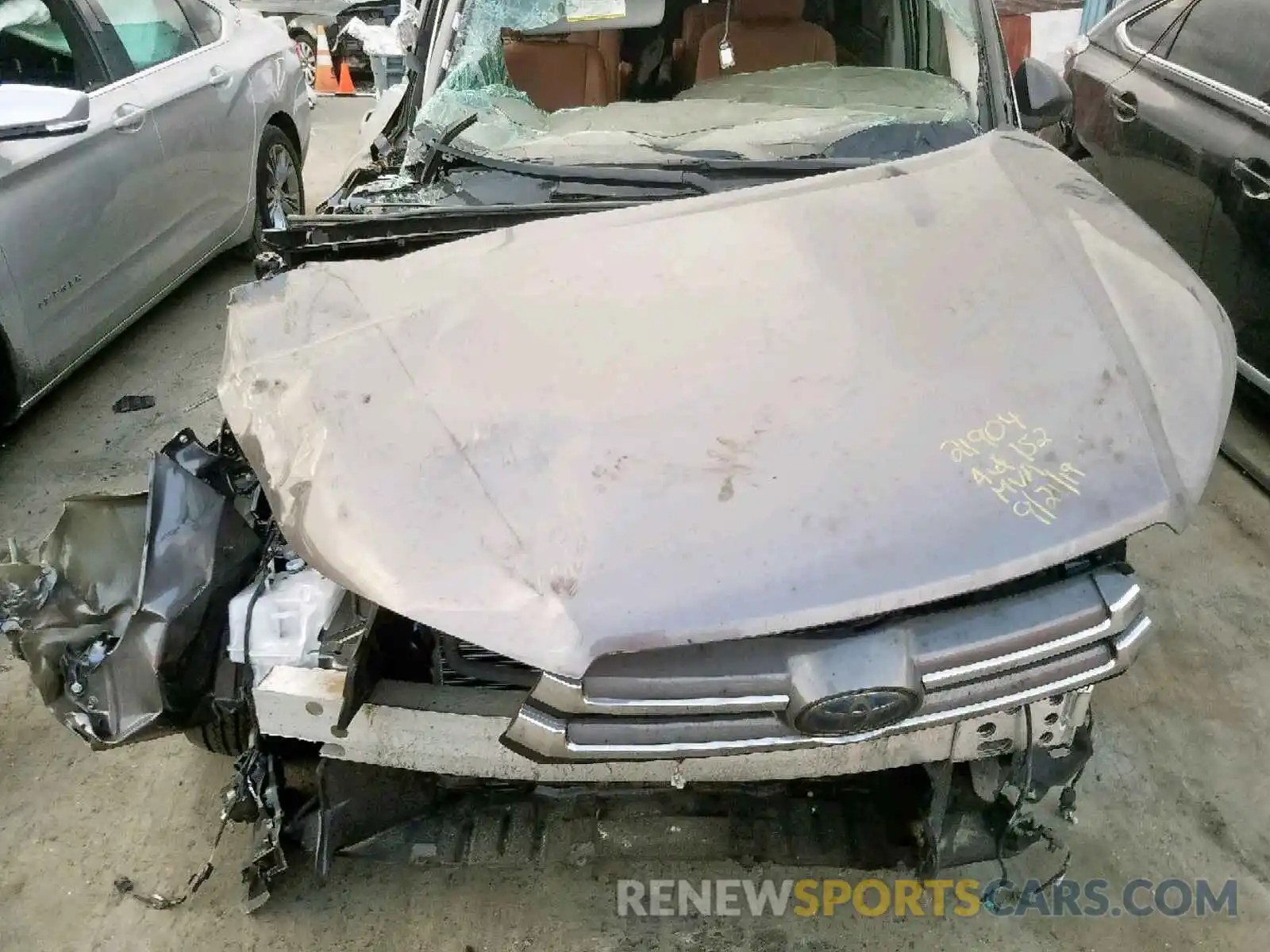 7 Photograph of a damaged car 5TDDGRFH8KS063555 TOYOTA HIGHLANDER 2019