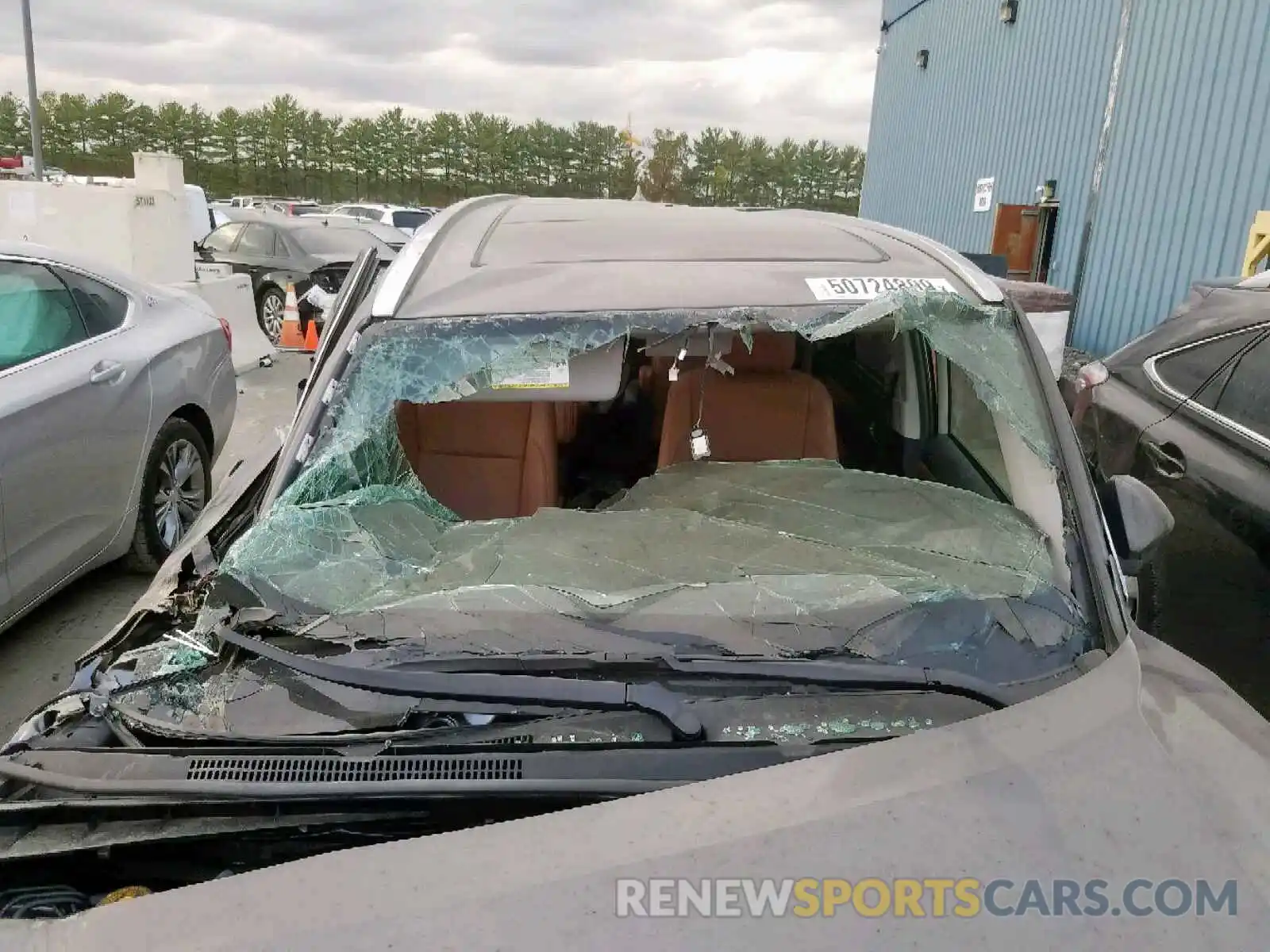 9 Photograph of a damaged car 5TDDGRFH8KS063555 TOYOTA HIGHLANDER 2019