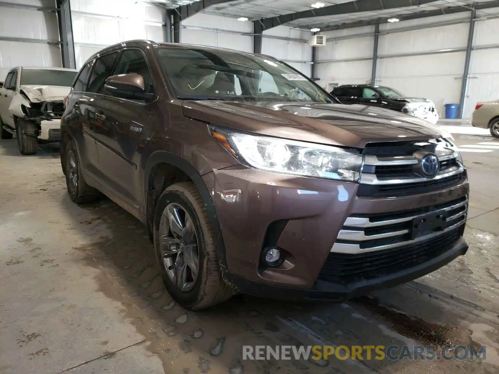 1 Photograph of a damaged car 5TDDGRFH8KS068254 TOYOTA HIGHLANDER 2019