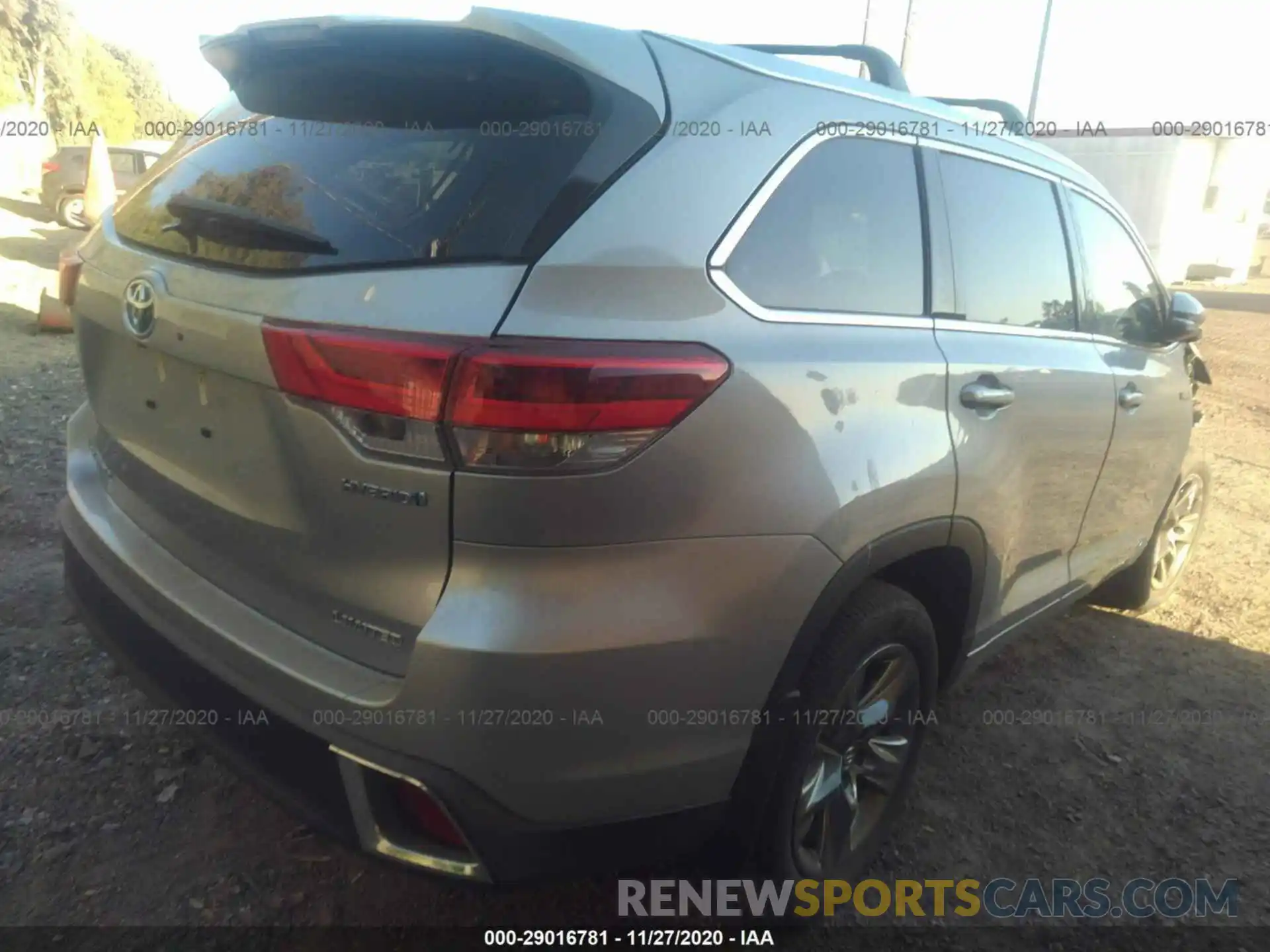 4 Photograph of a damaged car 5TDDGRFH8KS074099 TOYOTA HIGHLANDER 2019