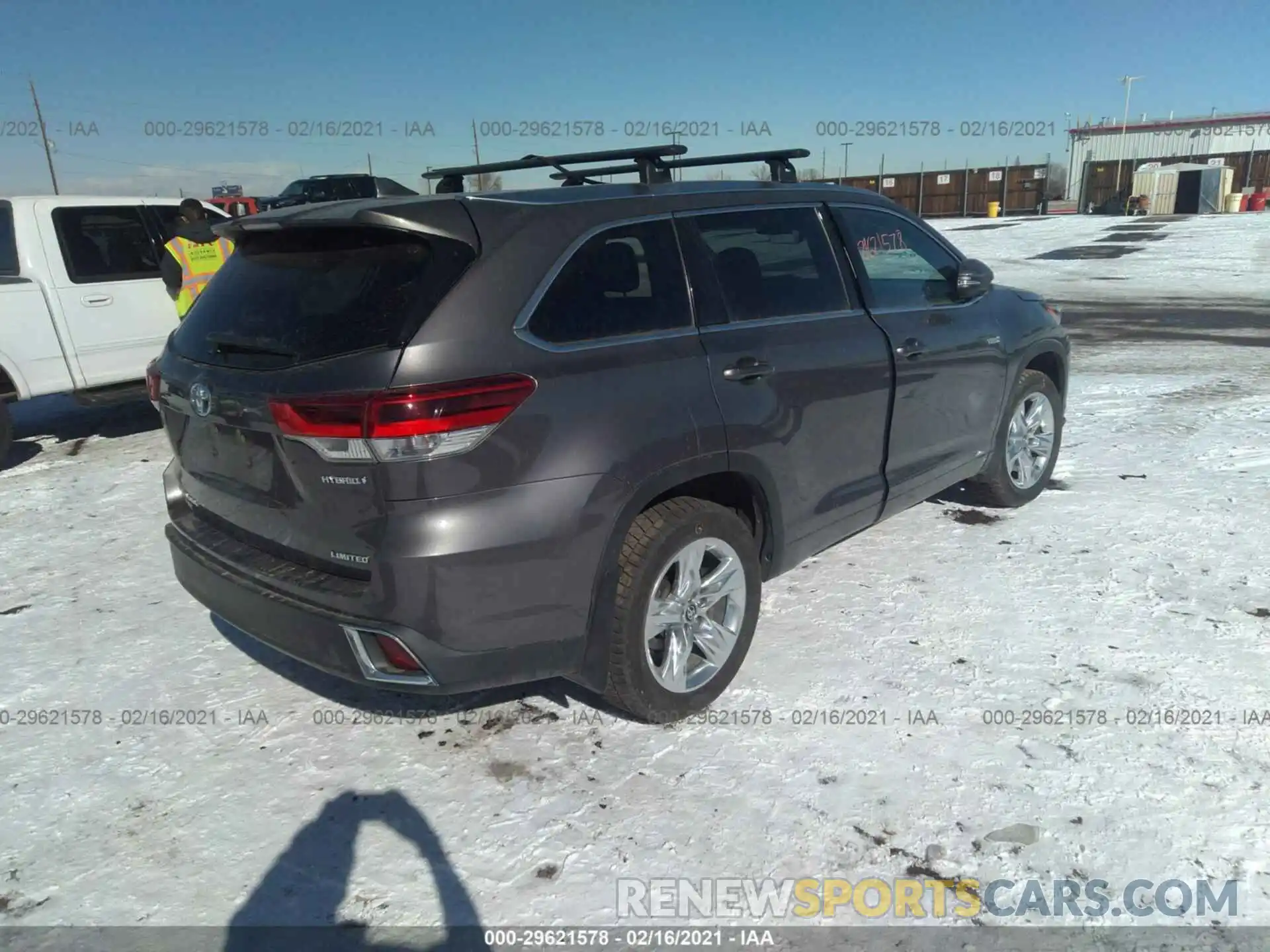 4 Фотография поврежденного автомобиля 5TDDGRFH9KS053942 TOYOTA HIGHLANDER 2019