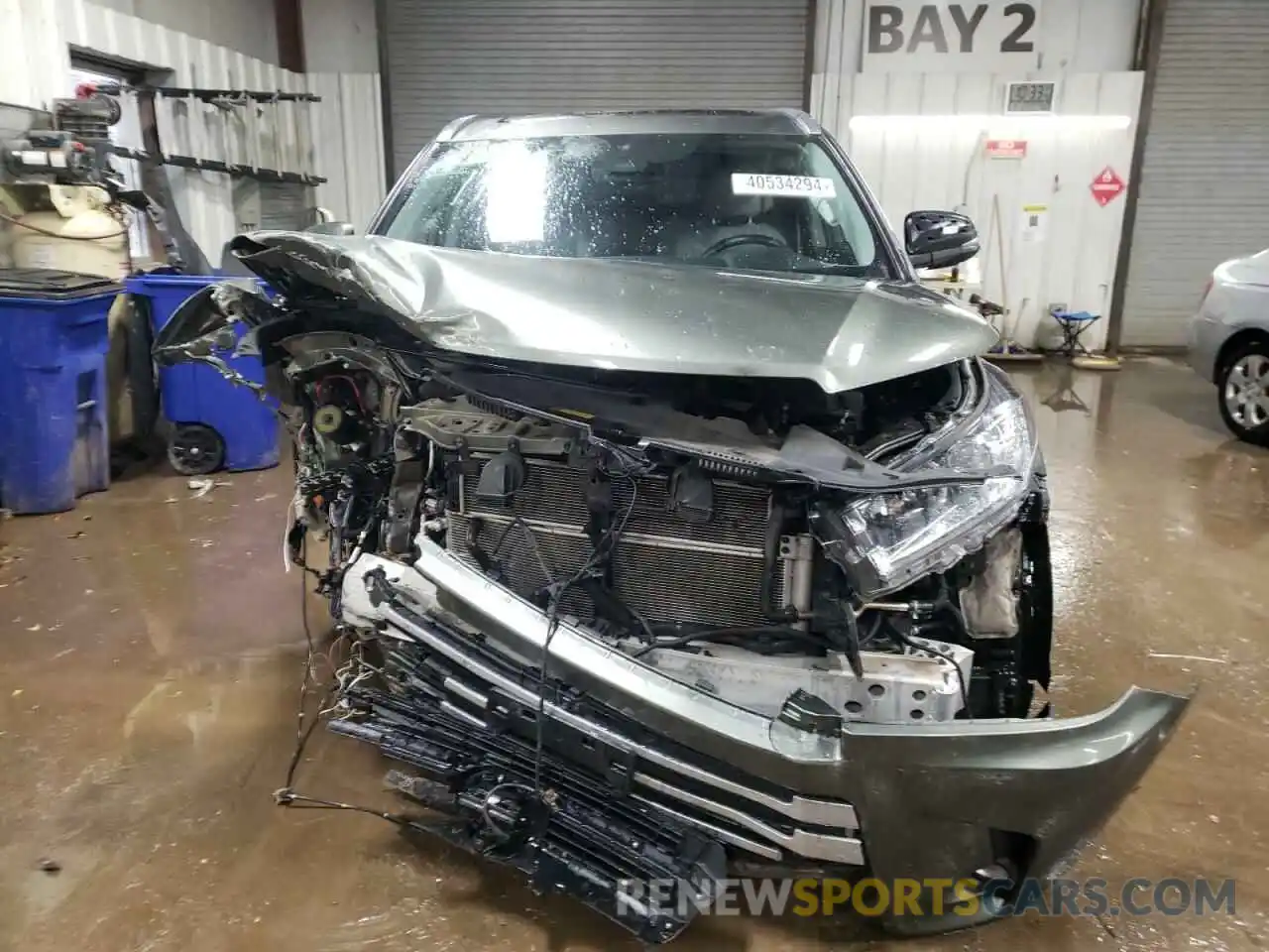 5 Photograph of a damaged car 5TDDGRFH9KS054086 TOYOTA HIGHLANDER 2019