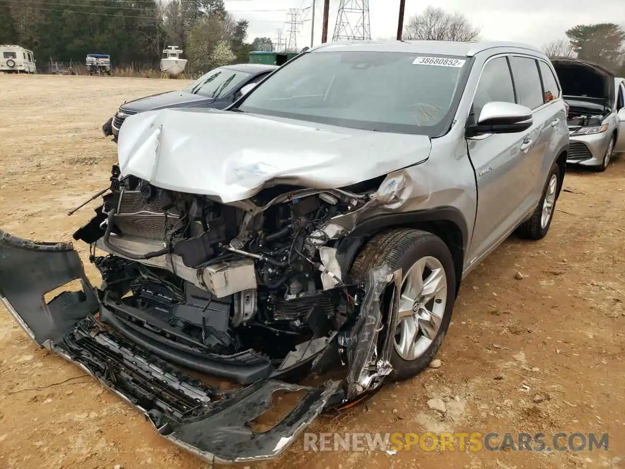 2 Photograph of a damaged car 5TDDGRFH9KS059188 TOYOTA HIGHLANDER 2019