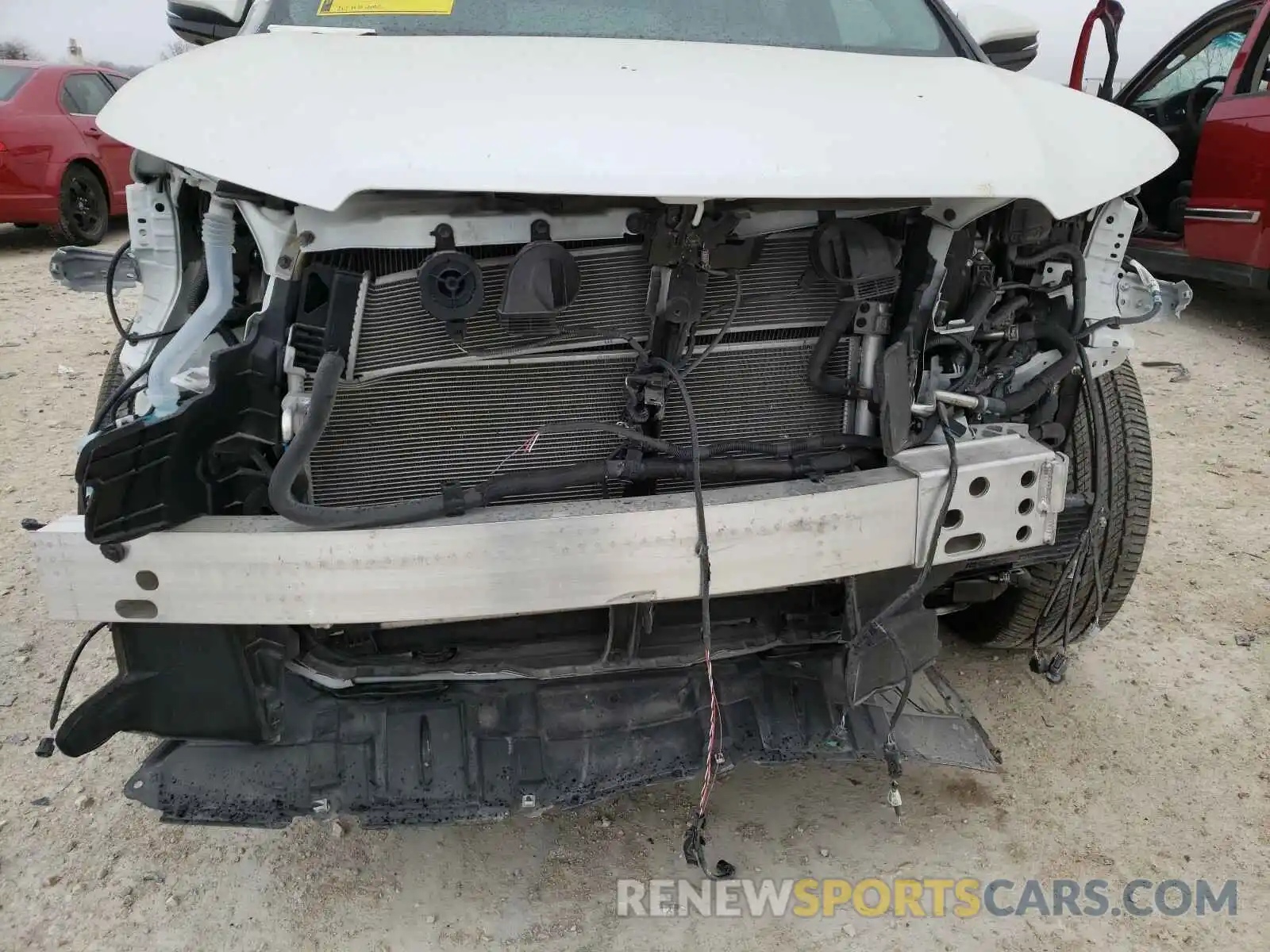 9 Photograph of a damaged car 5TDDGRFH9KS066447 TOYOTA HIGHLANDER 2019