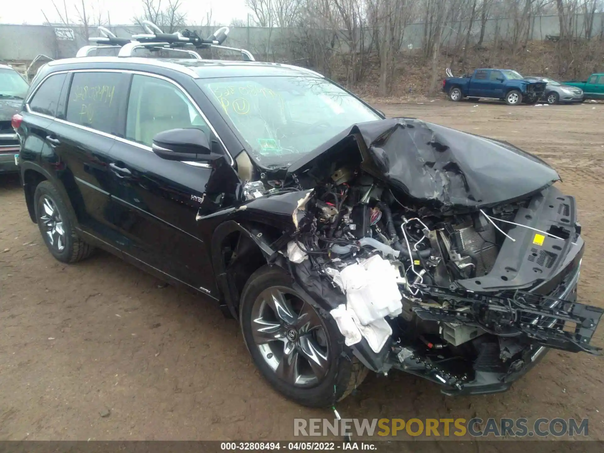 1 Photograph of a damaged car 5TDDGRFH9KS069638 TOYOTA HIGHLANDER 2019