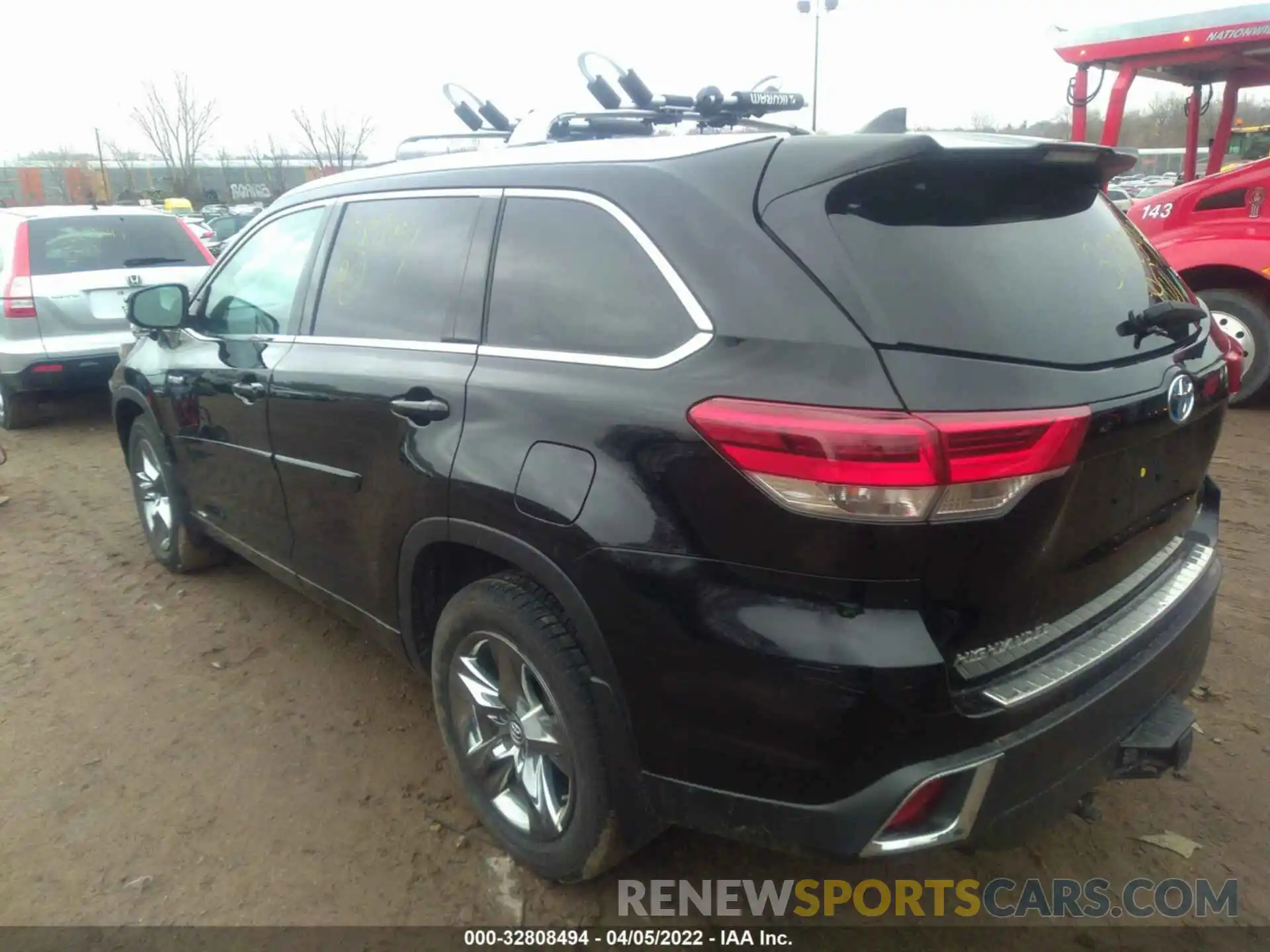 3 Фотография поврежденного автомобиля 5TDDGRFH9KS069638 TOYOTA HIGHLANDER 2019