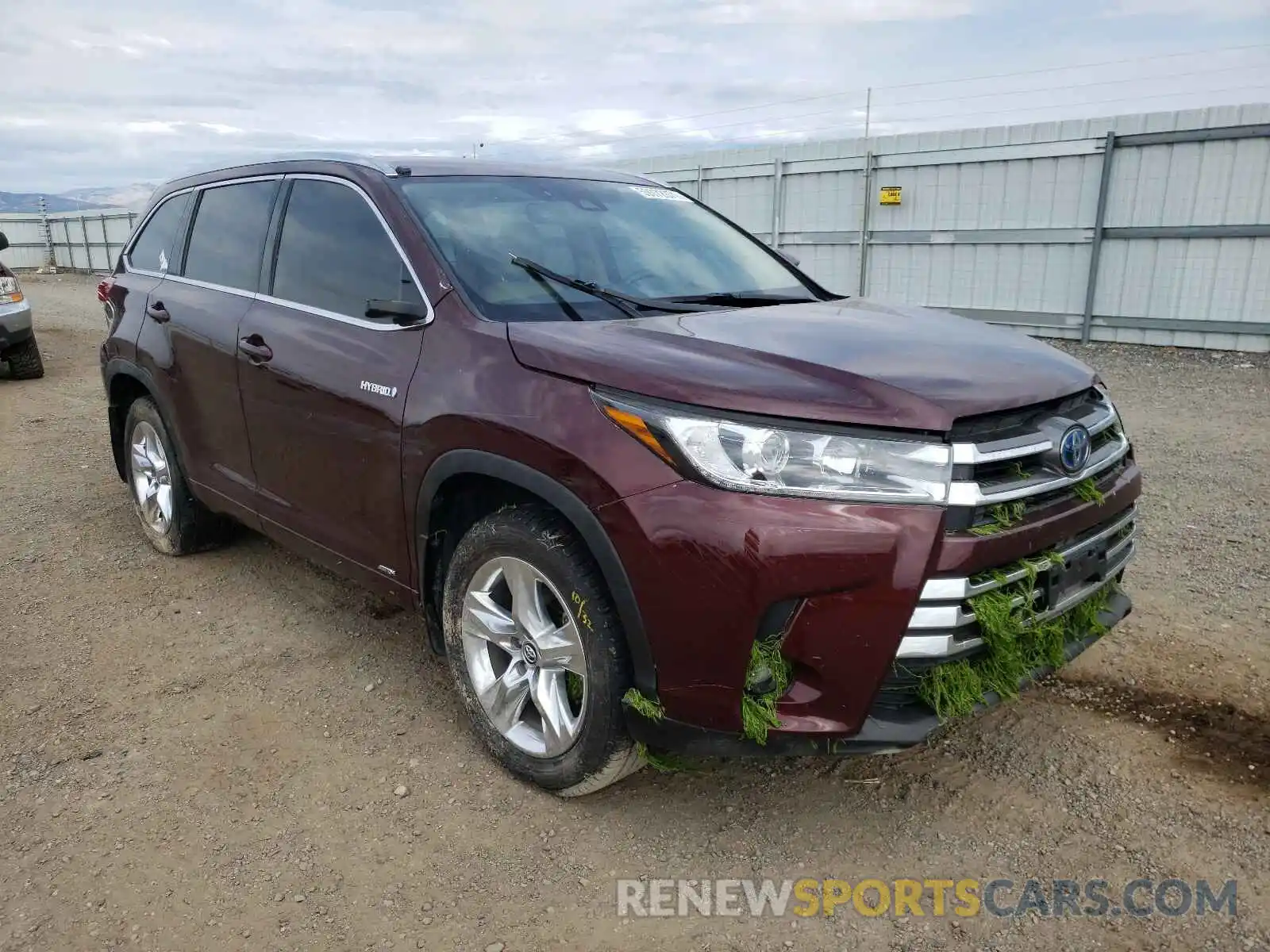 1 Photograph of a damaged car 5TDDGRFH9KS075147 TOYOTA HIGHLANDER 2019