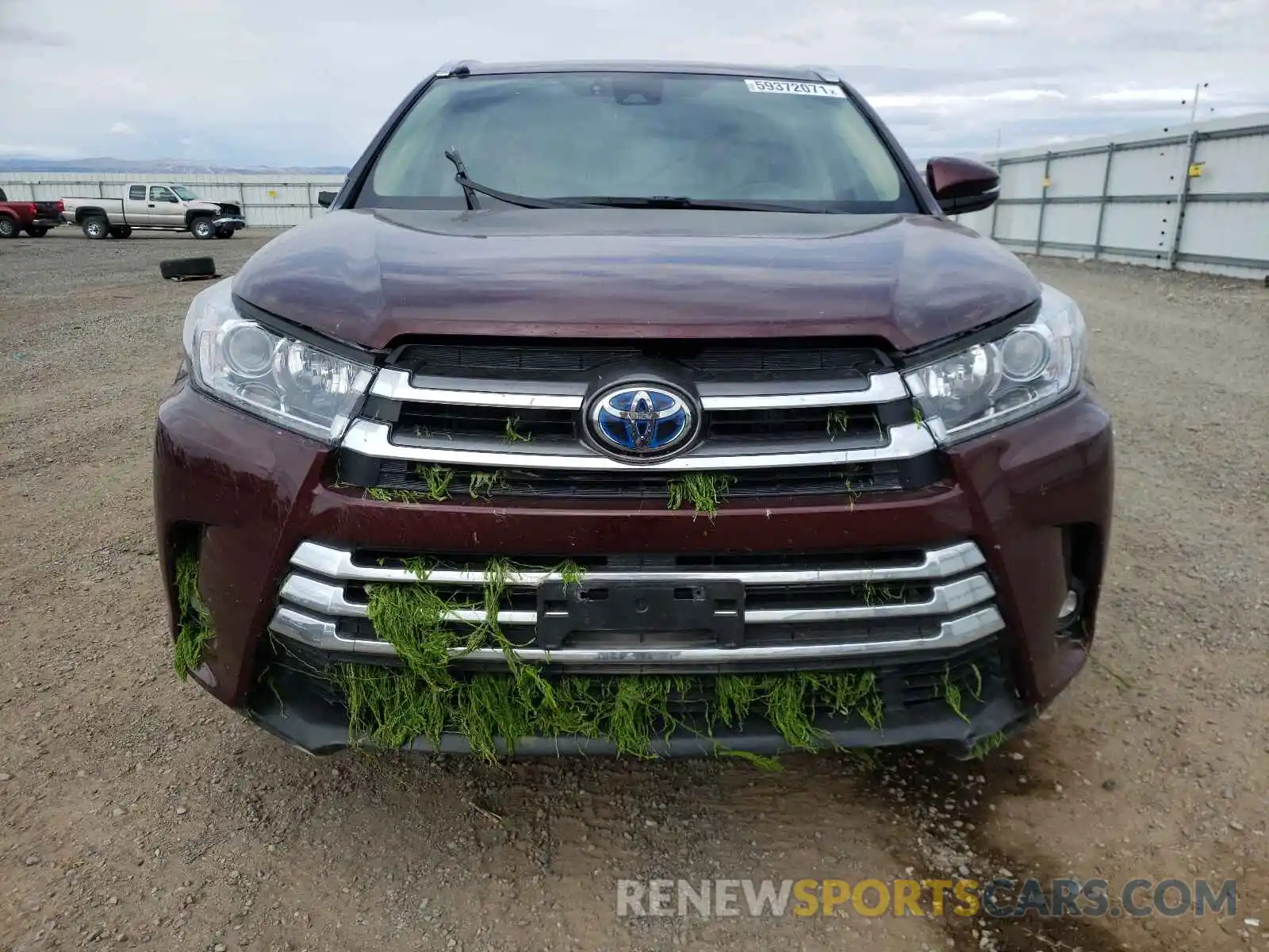 9 Photograph of a damaged car 5TDDGRFH9KS075147 TOYOTA HIGHLANDER 2019