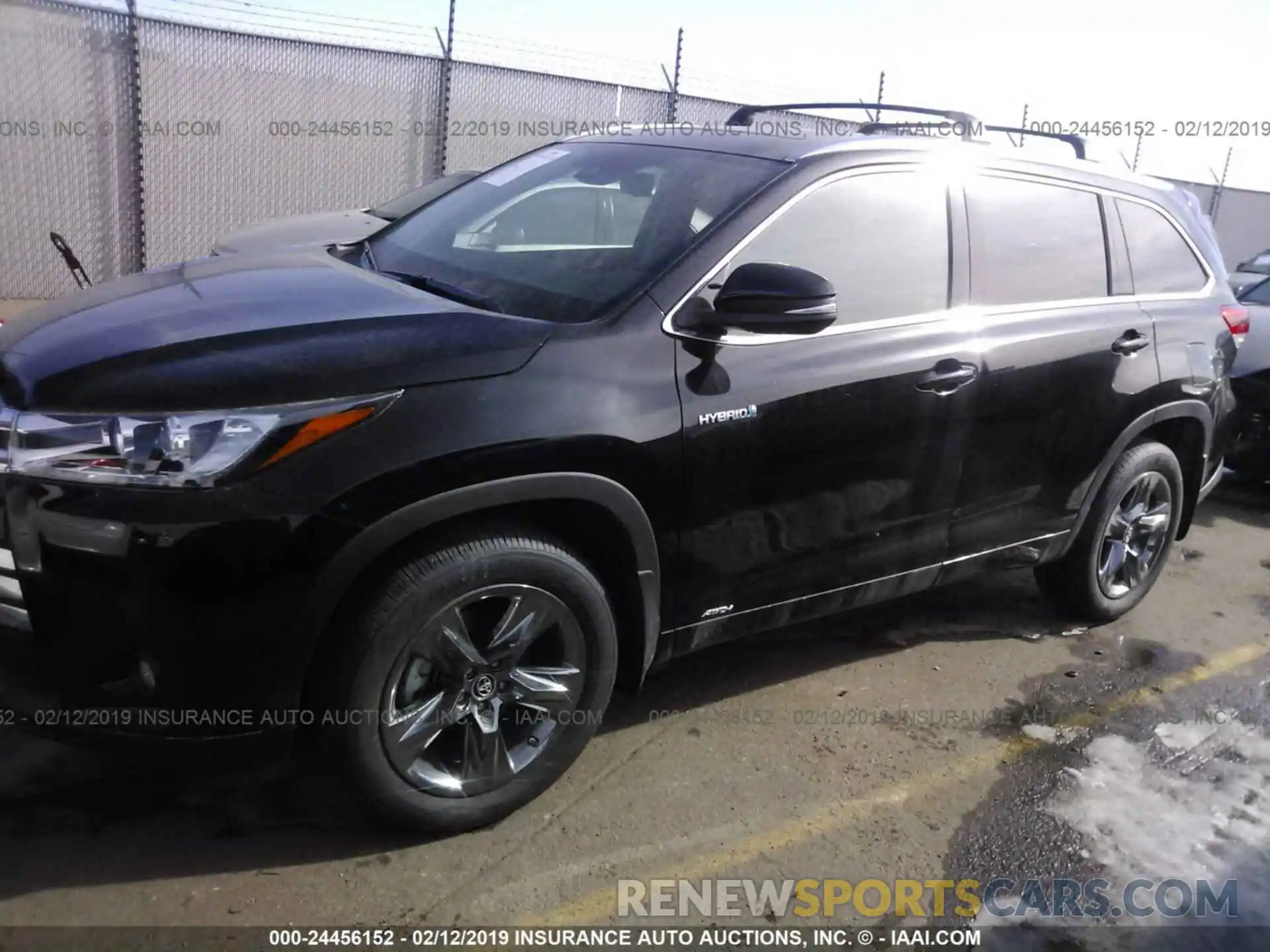 2 Photograph of a damaged car 5TDDGRFHXKS054582 TOYOTA HIGHLANDER 2019