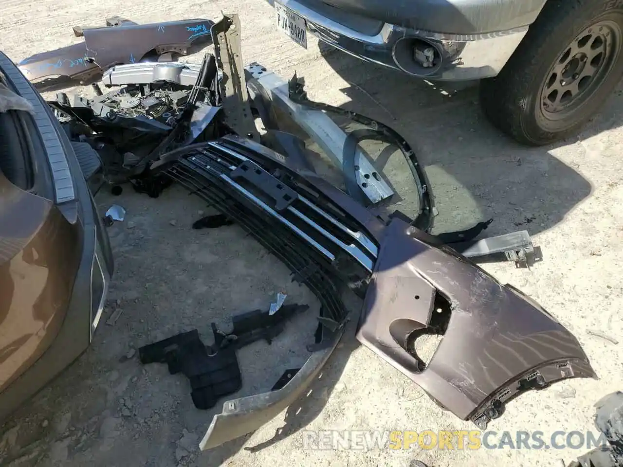 13 Photograph of a damaged car 5TDDGRFHXKS055232 TOYOTA HIGHLANDER 2019