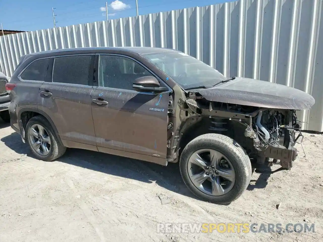 4 Photograph of a damaged car 5TDDGRFHXKS055232 TOYOTA HIGHLANDER 2019