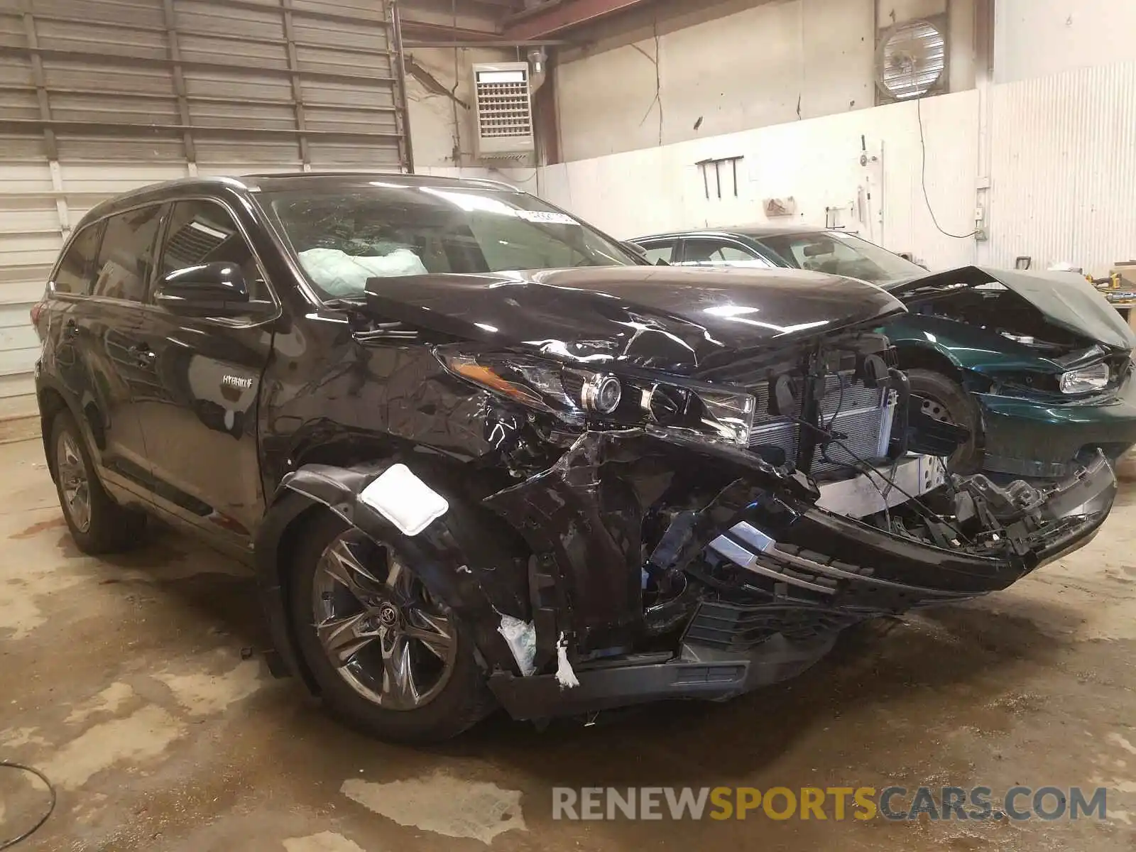 1 Photograph of a damaged car 5TDDGRFHXKS055389 TOYOTA HIGHLANDER 2019